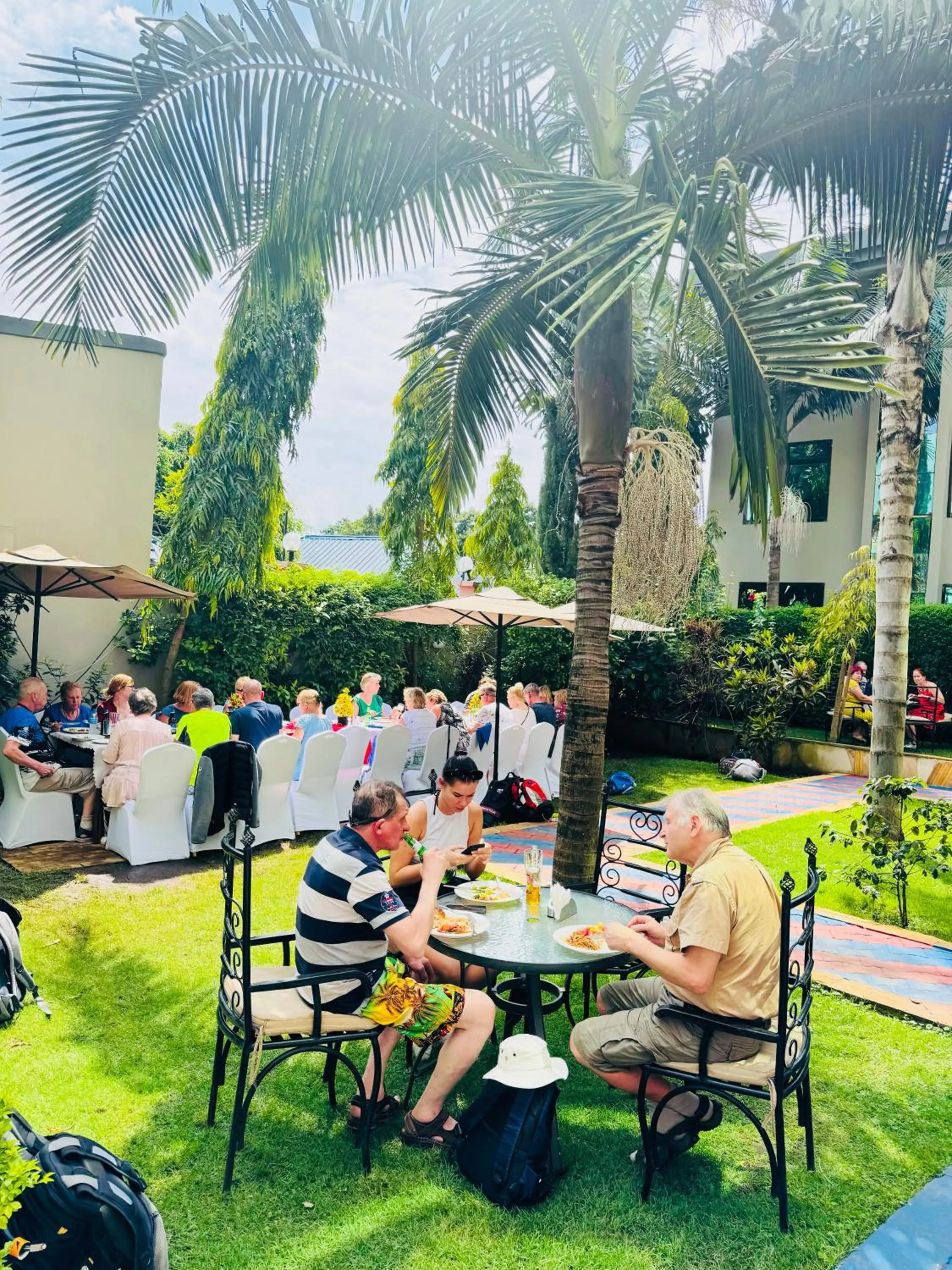 Food and drinks in Green Mountain Hotel