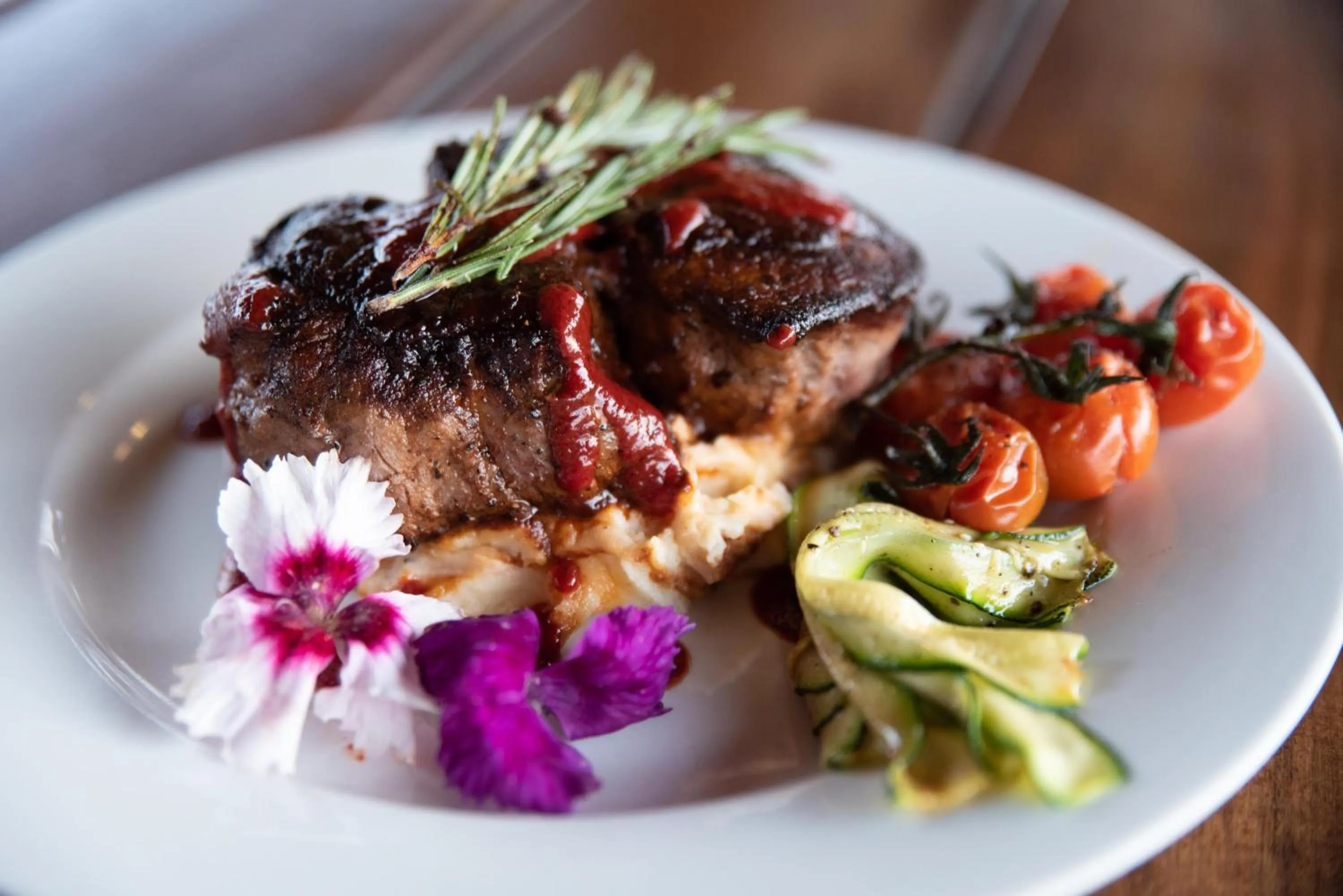 Restaurant/places to eat in Sausage Tree Safari Camp