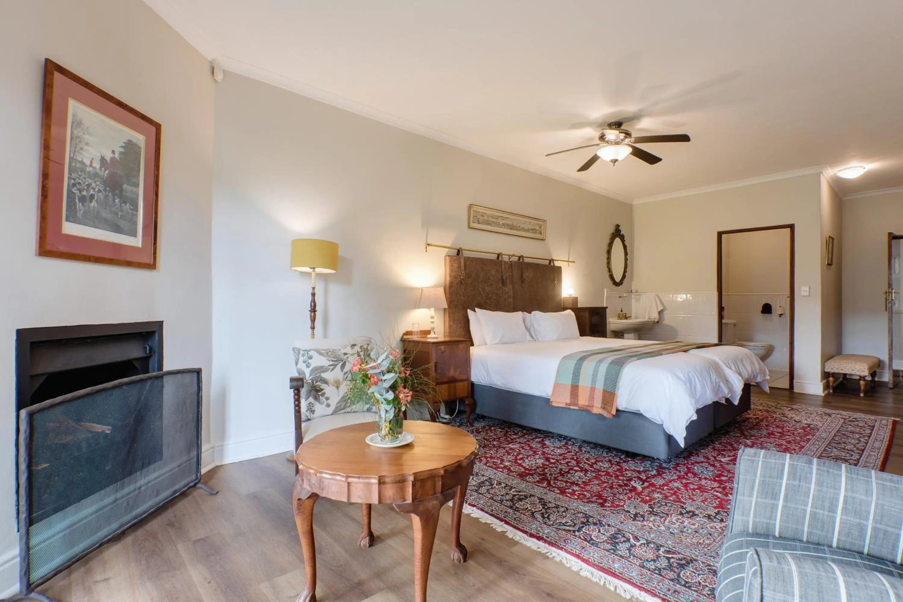 Bedroom, Bed in Portland Manor