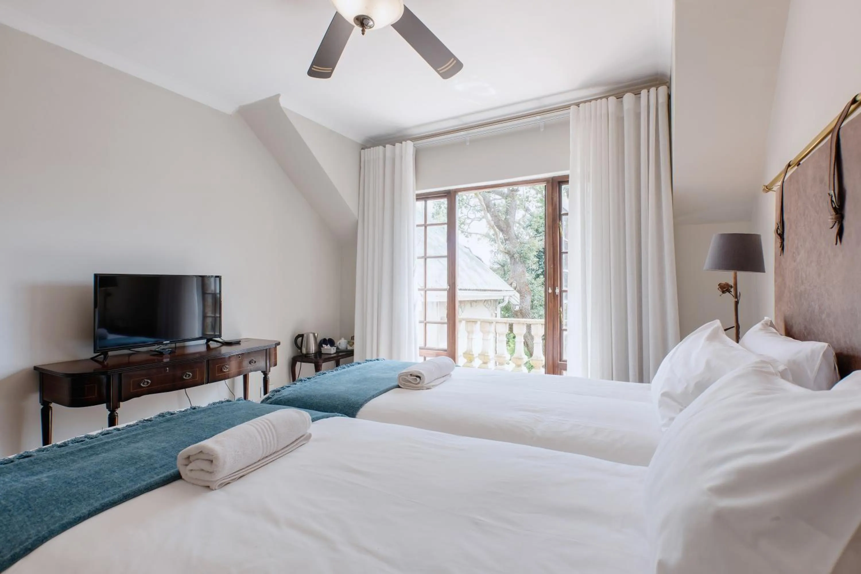 Bedroom, Bed in Portland Manor