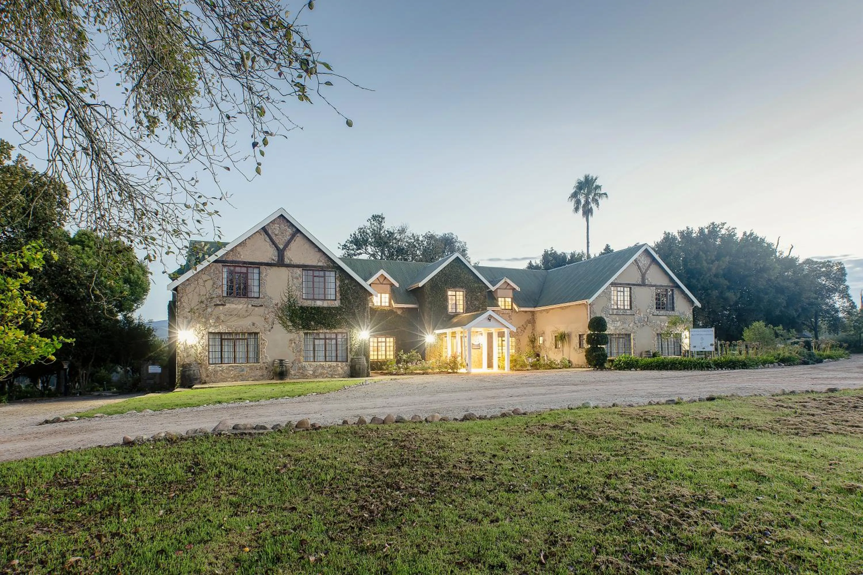 Property building in Portland Manor