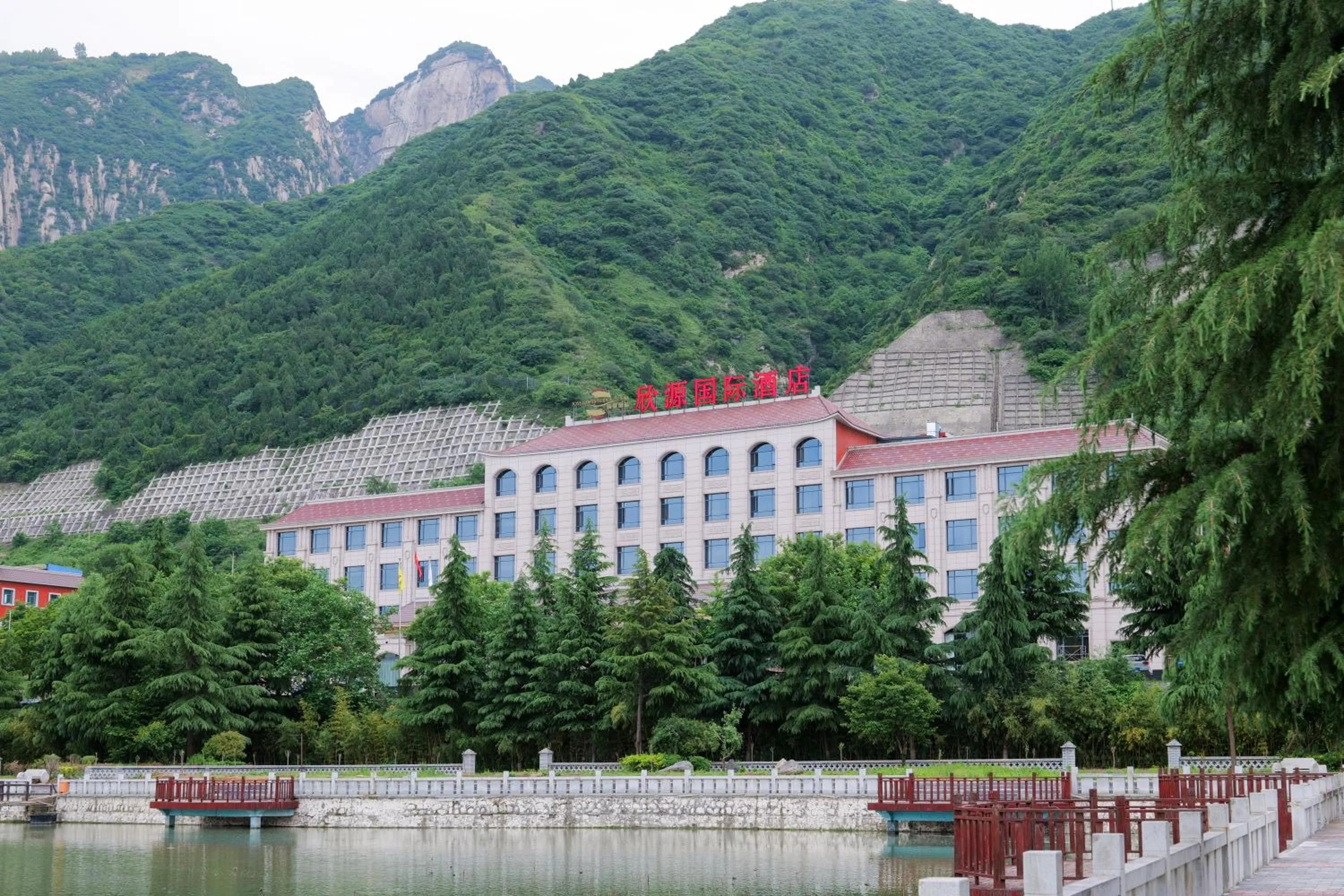 Mountain view in Huashan Xinghe International Hotel