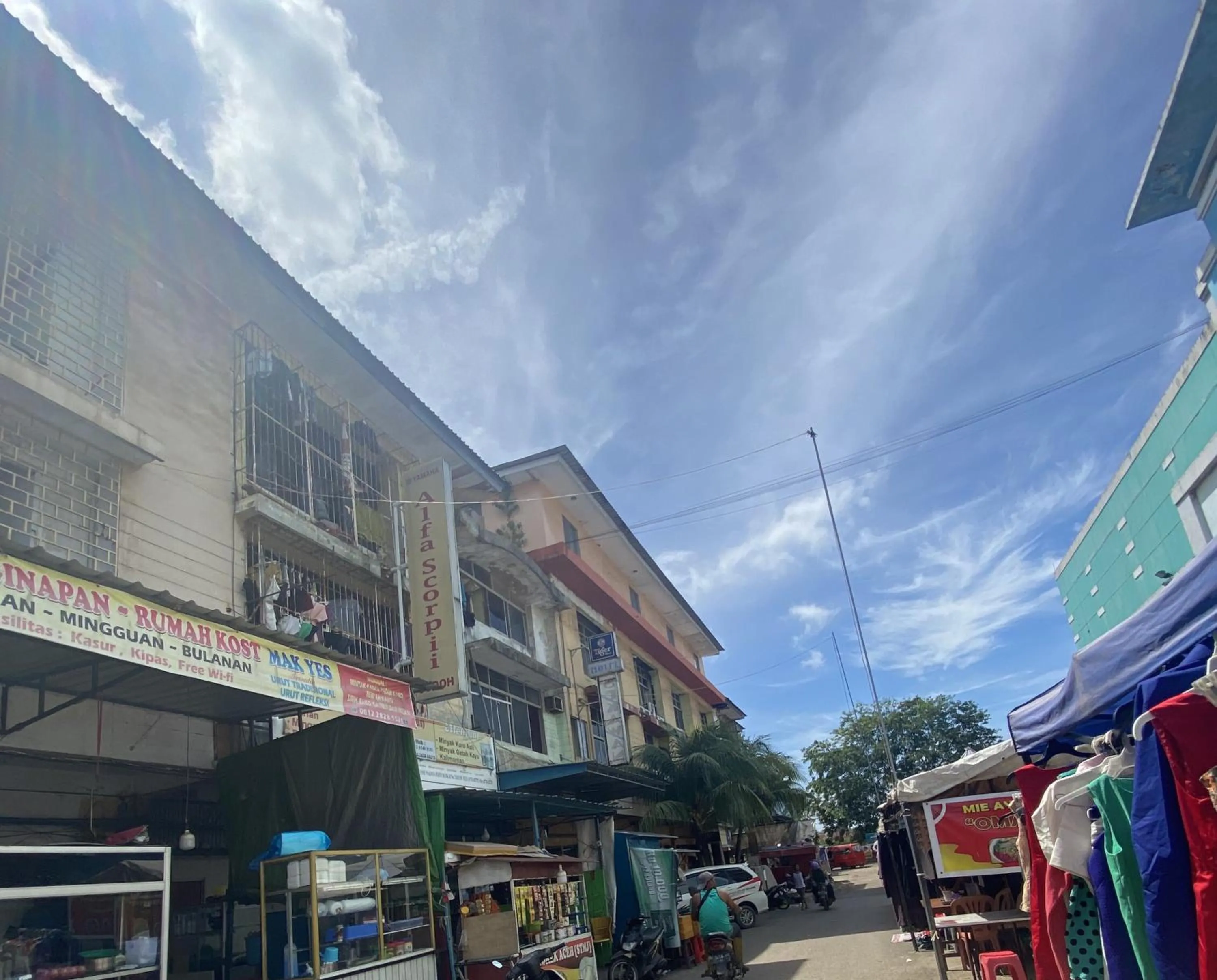Facade/entrance in Hotel O Penginapan Mak YesNearTaman Buluh Hang Tuah