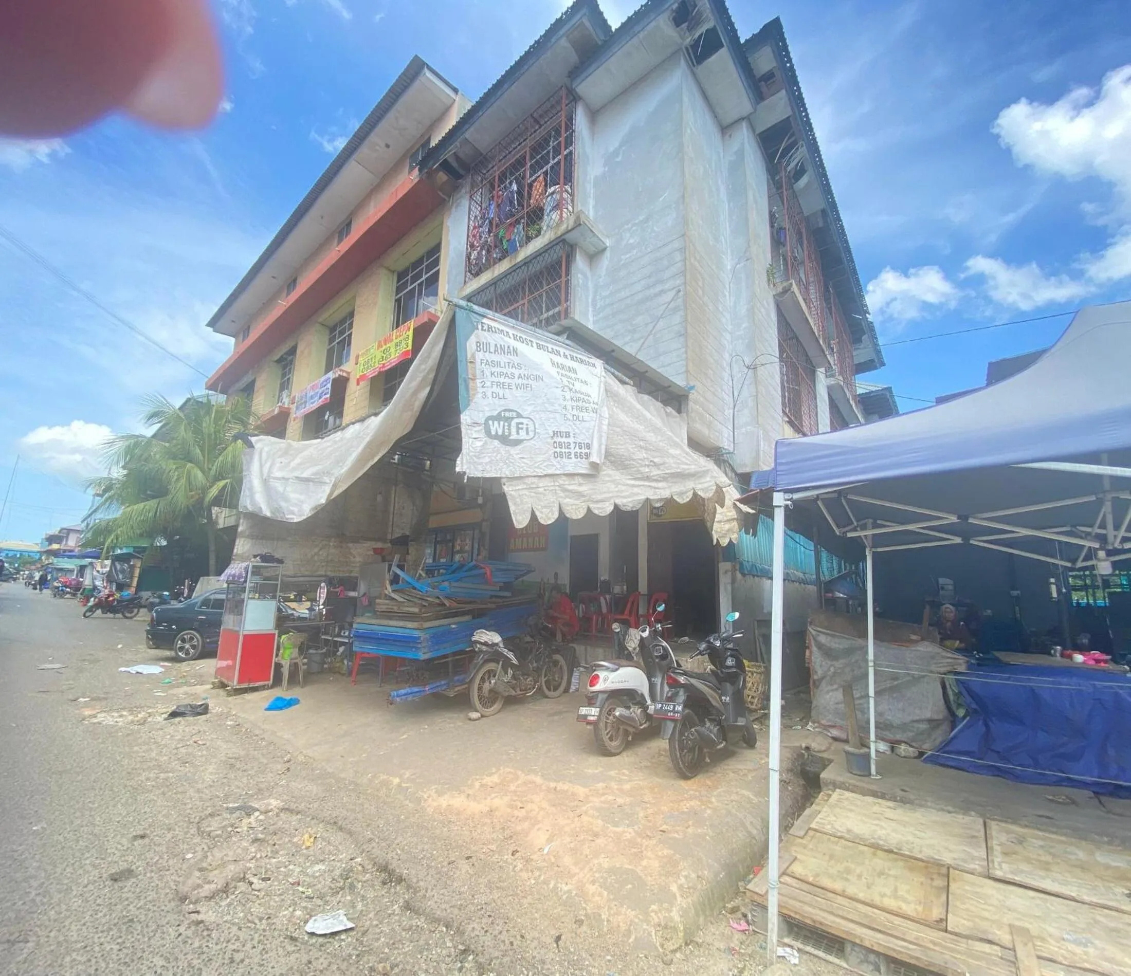 Facade/entrance in Hotel O Penginapan Mak YesNearTaman Buluh Hang Tuah