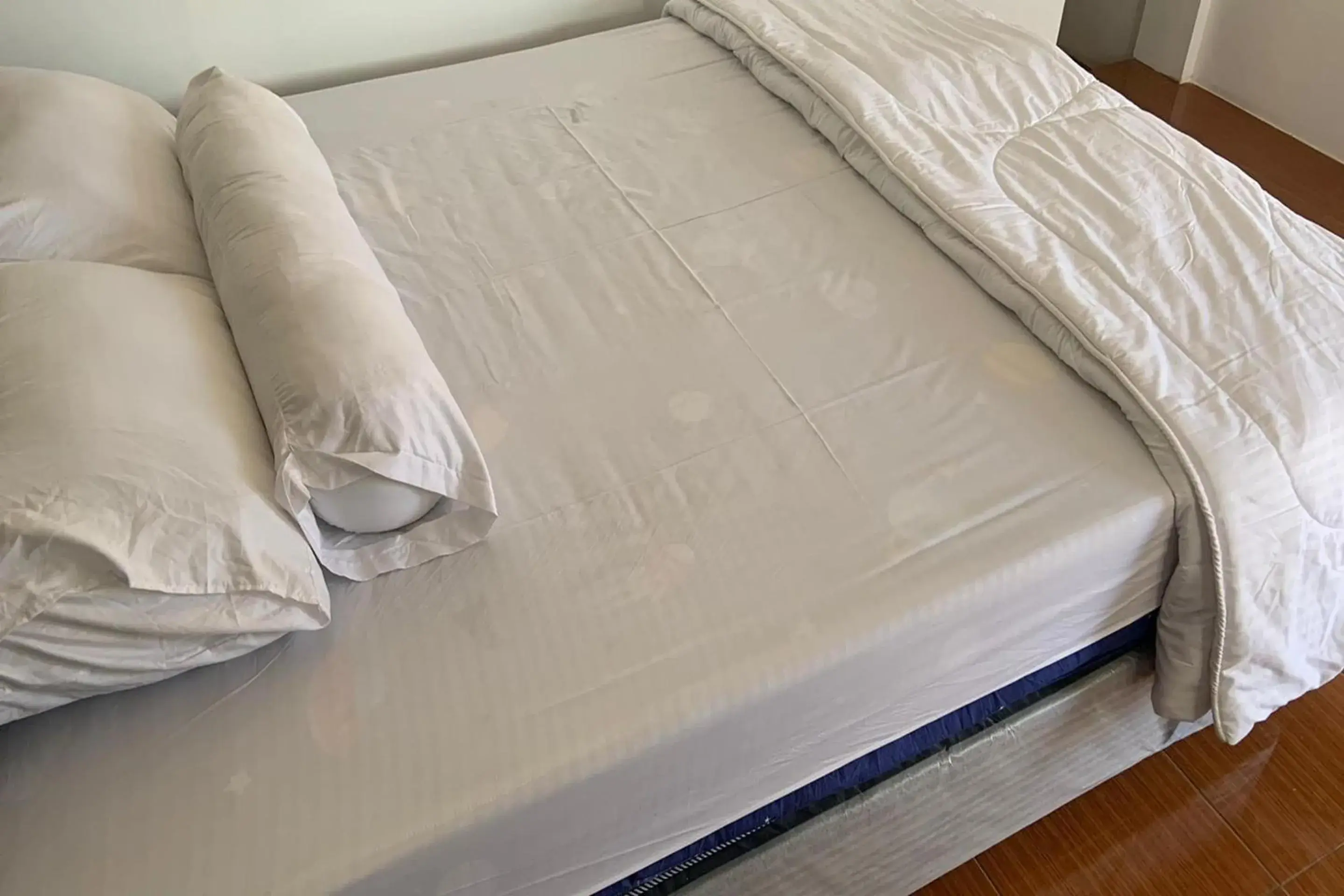 Deluxe Double Room in Capital O 93437 Embung Banteran CottageNearLapangan Banteran Deluxe Double Room in Capital O 93437 Embung Banteran CottageNearLapangan Banteran