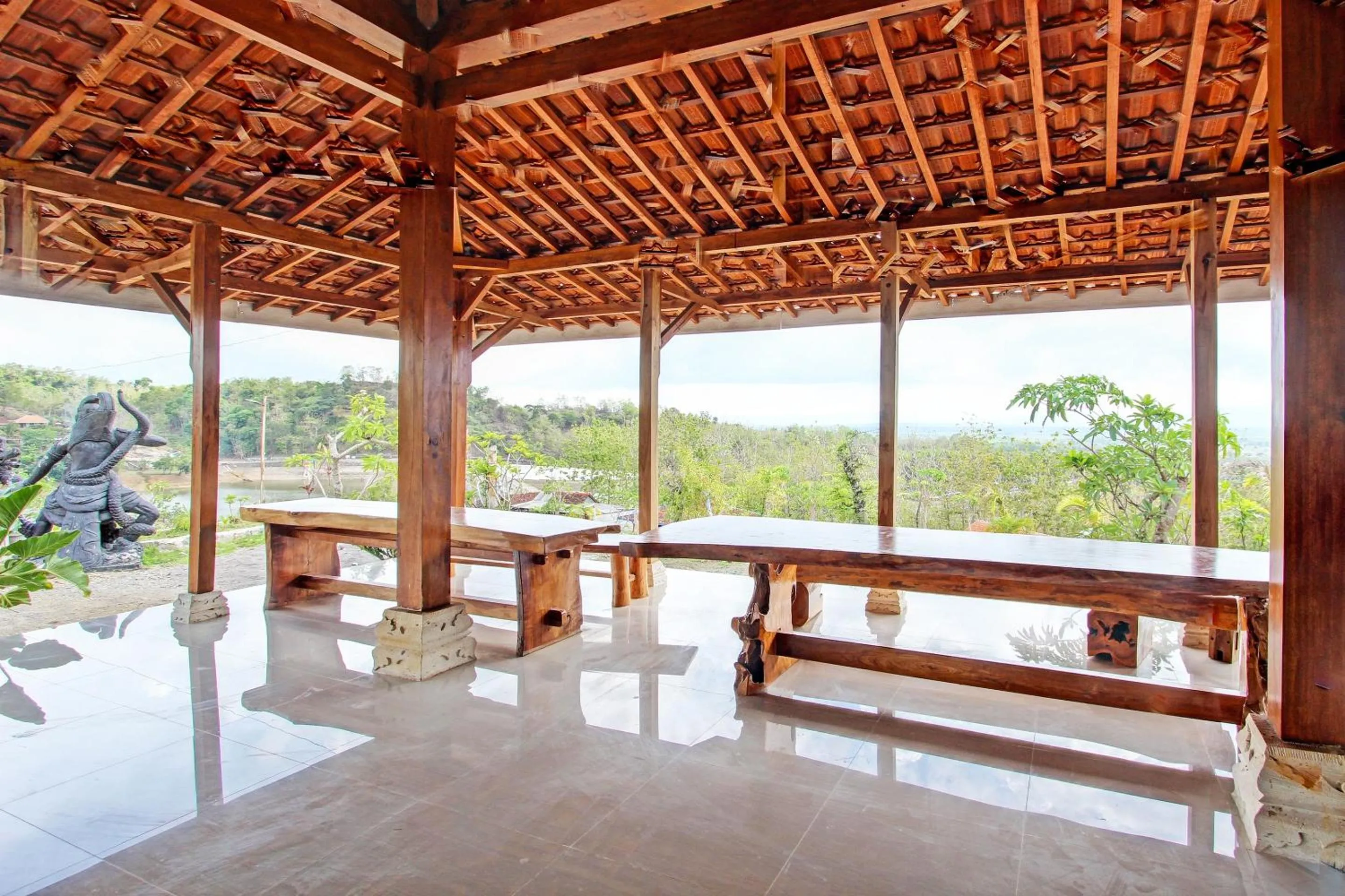 Lobby or reception in Capital O 93449 The Boekit Song Putri Resort