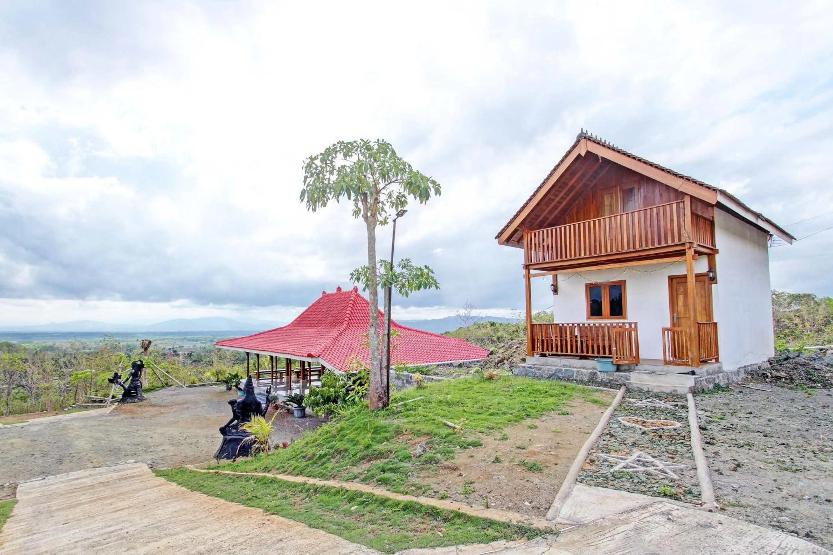 Facade/entrance in Capital O 93449 The Boekit Song Putri Resort