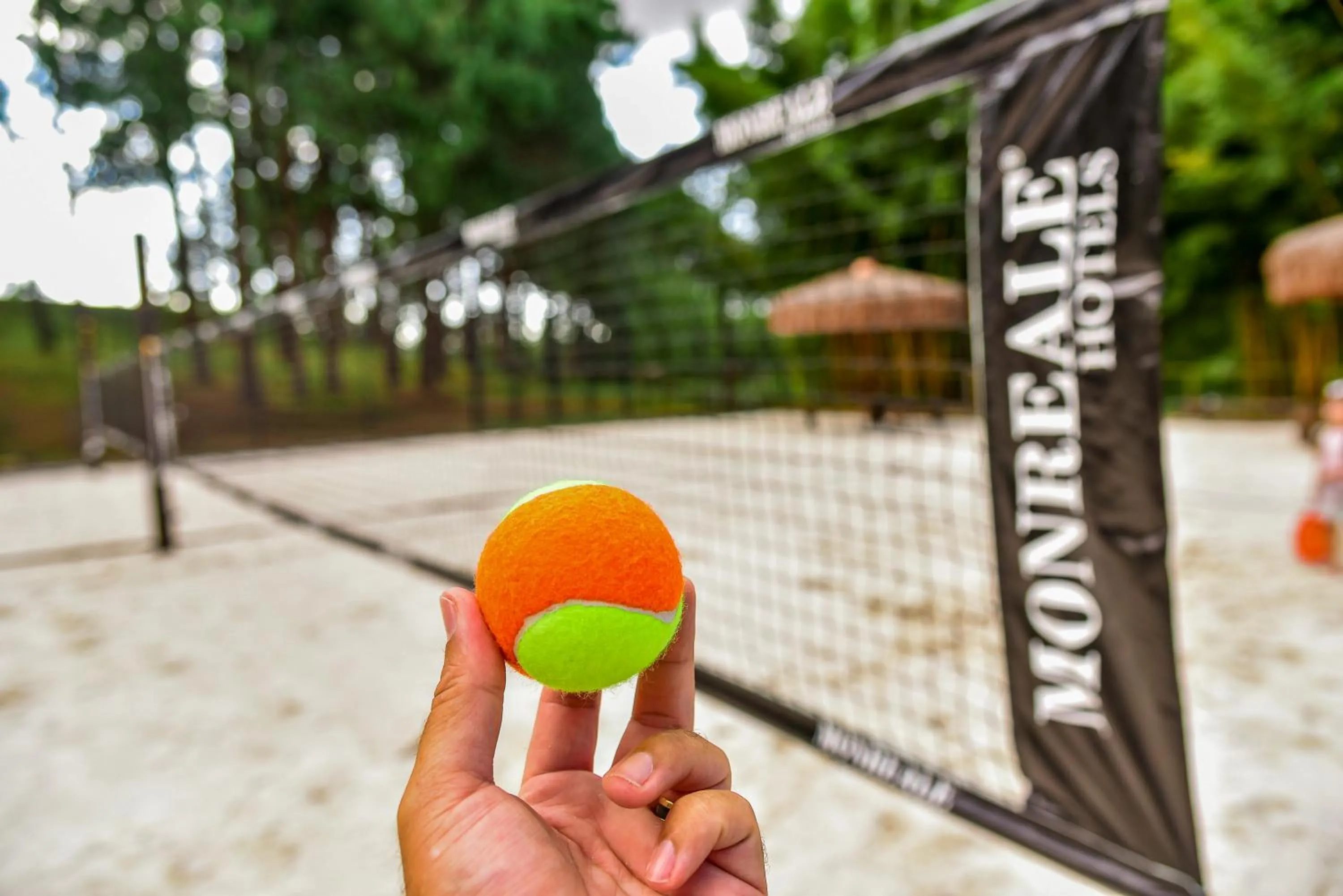 Tennis court in Monreale Resort Parque Aquático