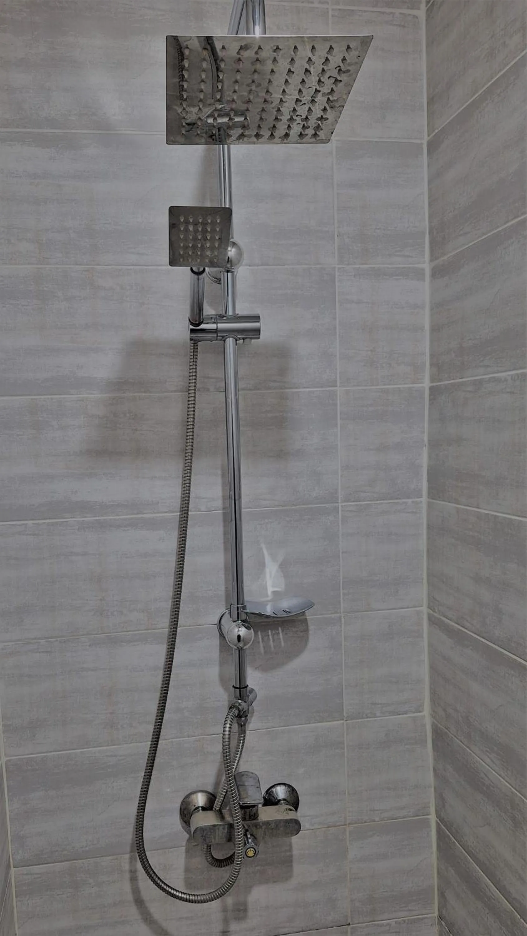Shower in Hotel Georgian