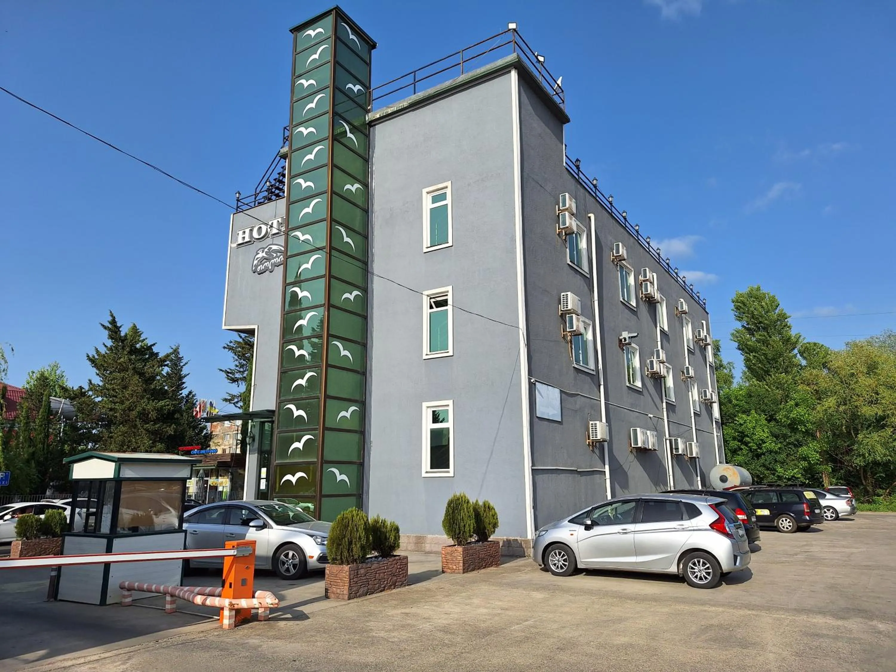 Property building in Hotel Georgian