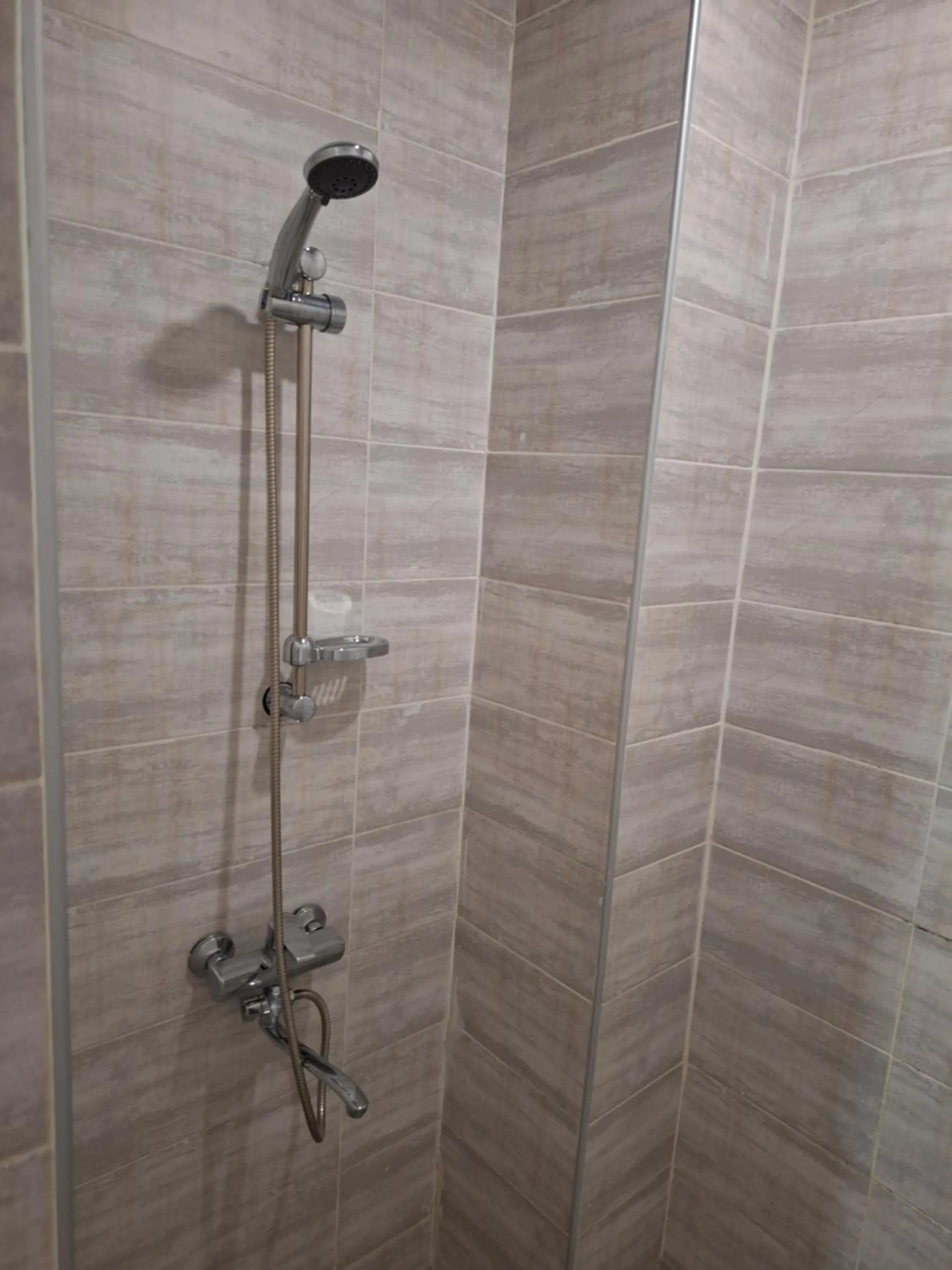 Shower in Hotel Georgian