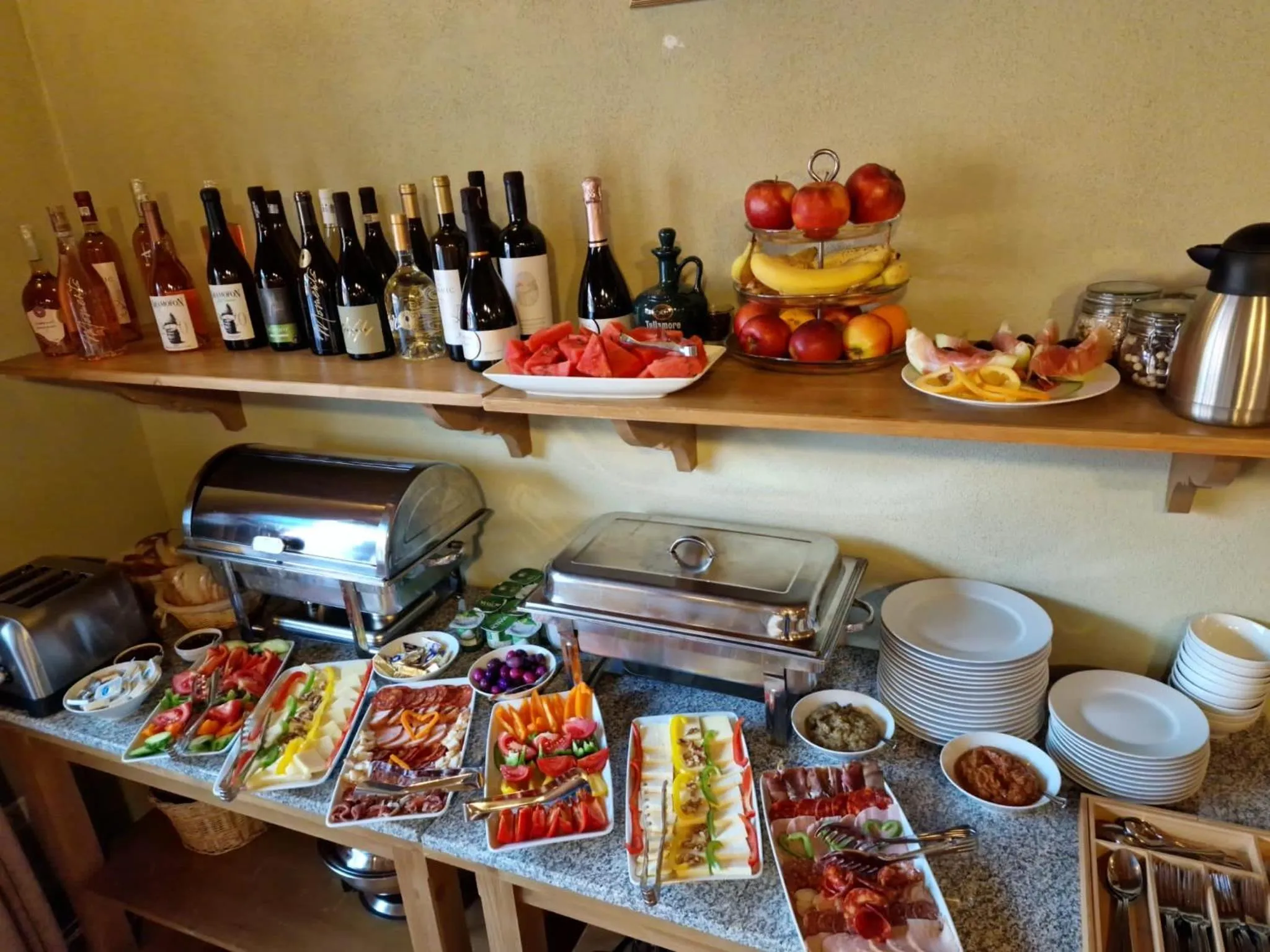 Buffet breakfast in Pensiunea Tohanu Vechi