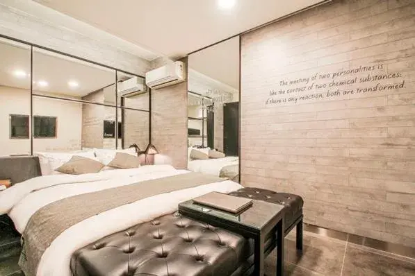 Standard Room with 1 Free Breakfast in Jamsil 2.4 Hotel Standard Room with 1 Free Breakfast in Jamsil 2.4 Hotel