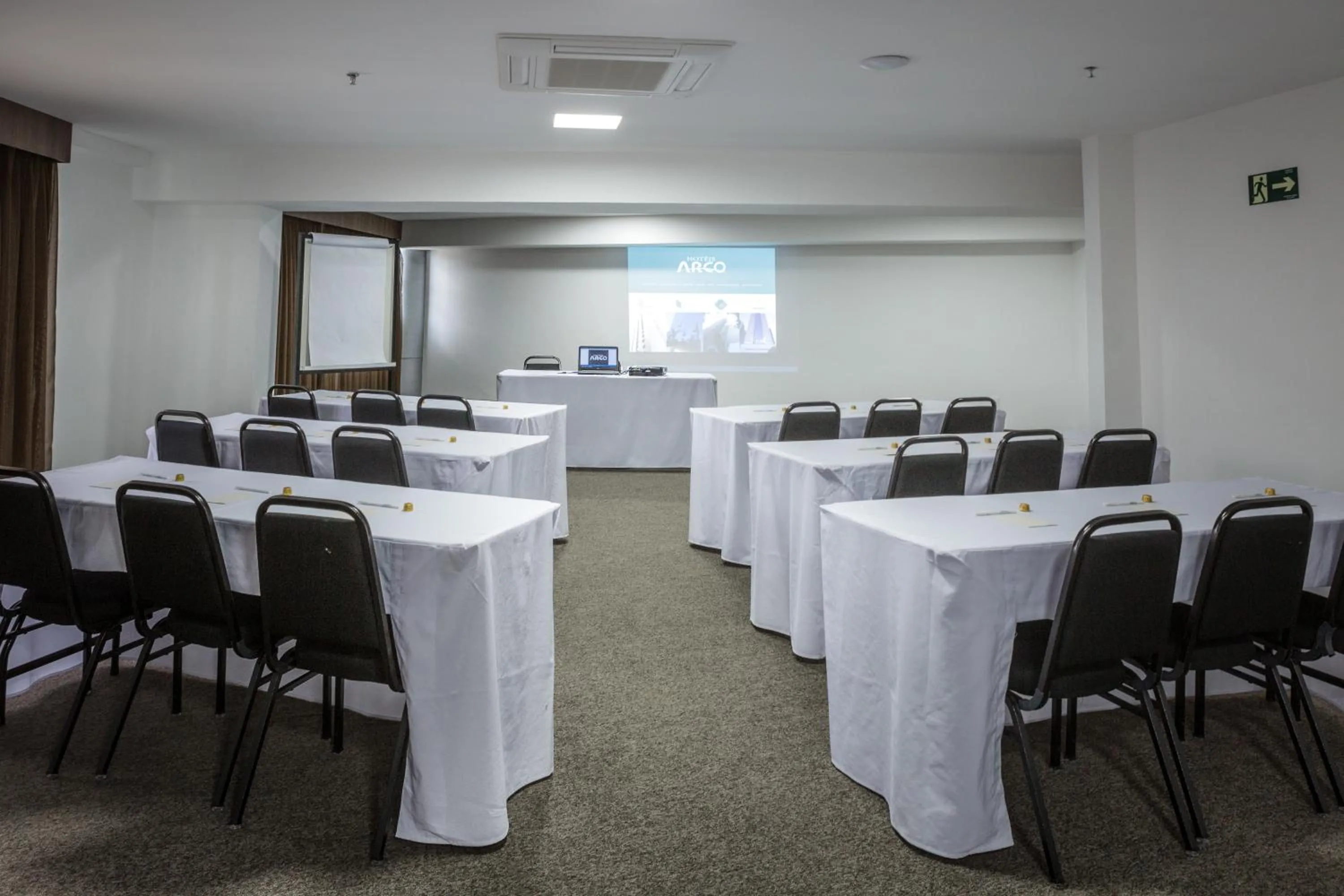 Meeting/conference room in San Diego Suítes Governador Valadares
