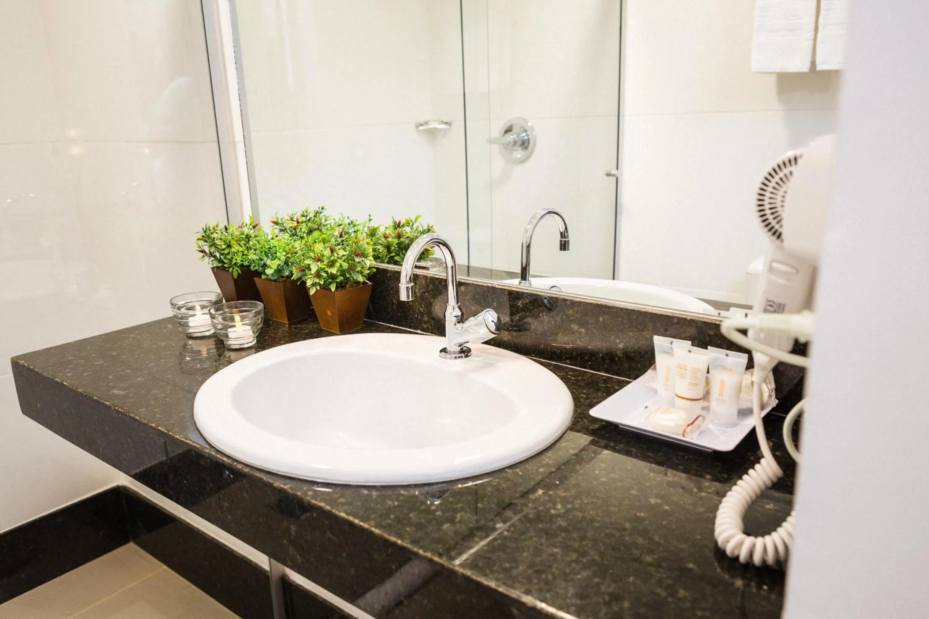 Bathroom in San Diego Suítes Governador Valadares