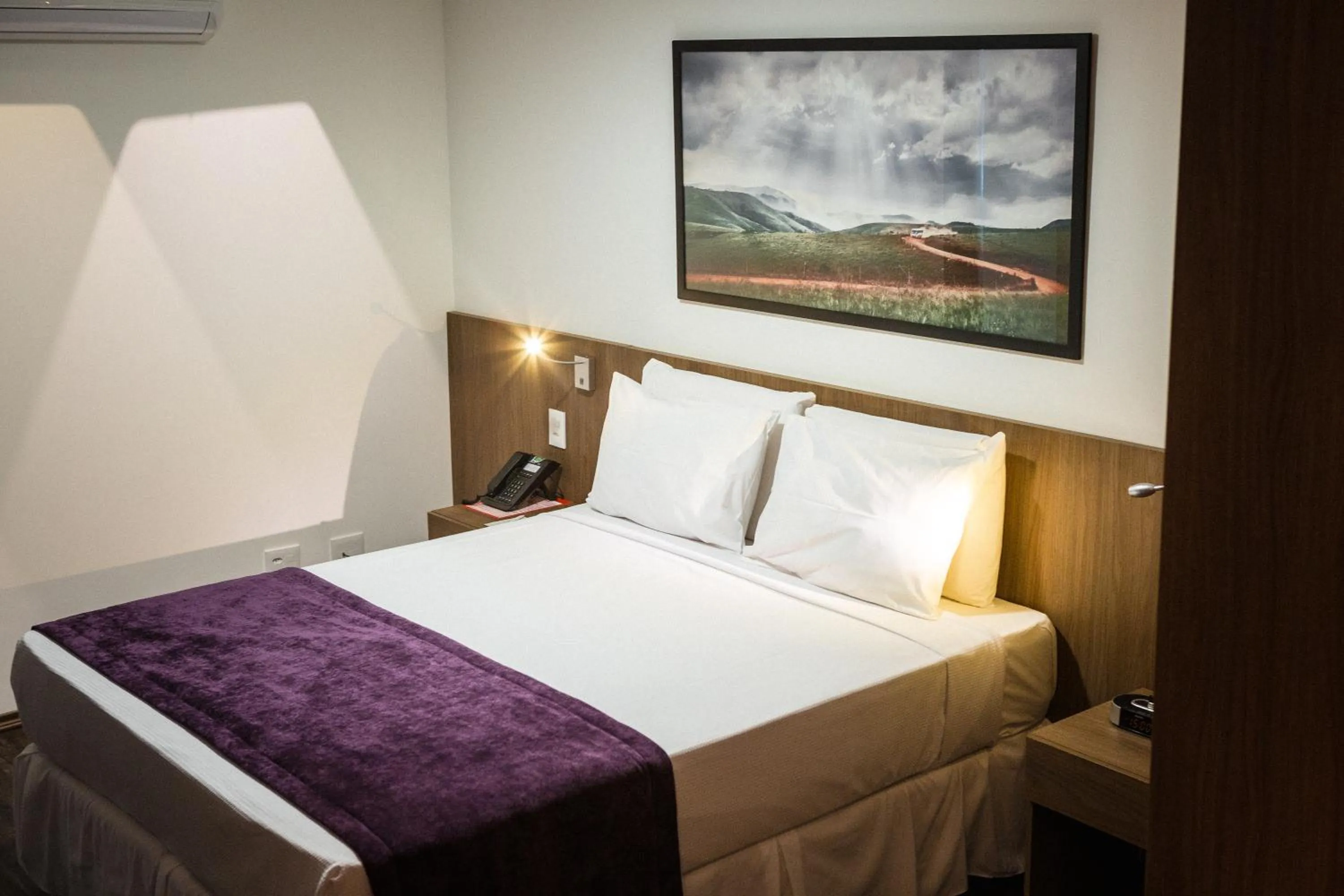 Bed in San Diego Suítes Governador Valadares