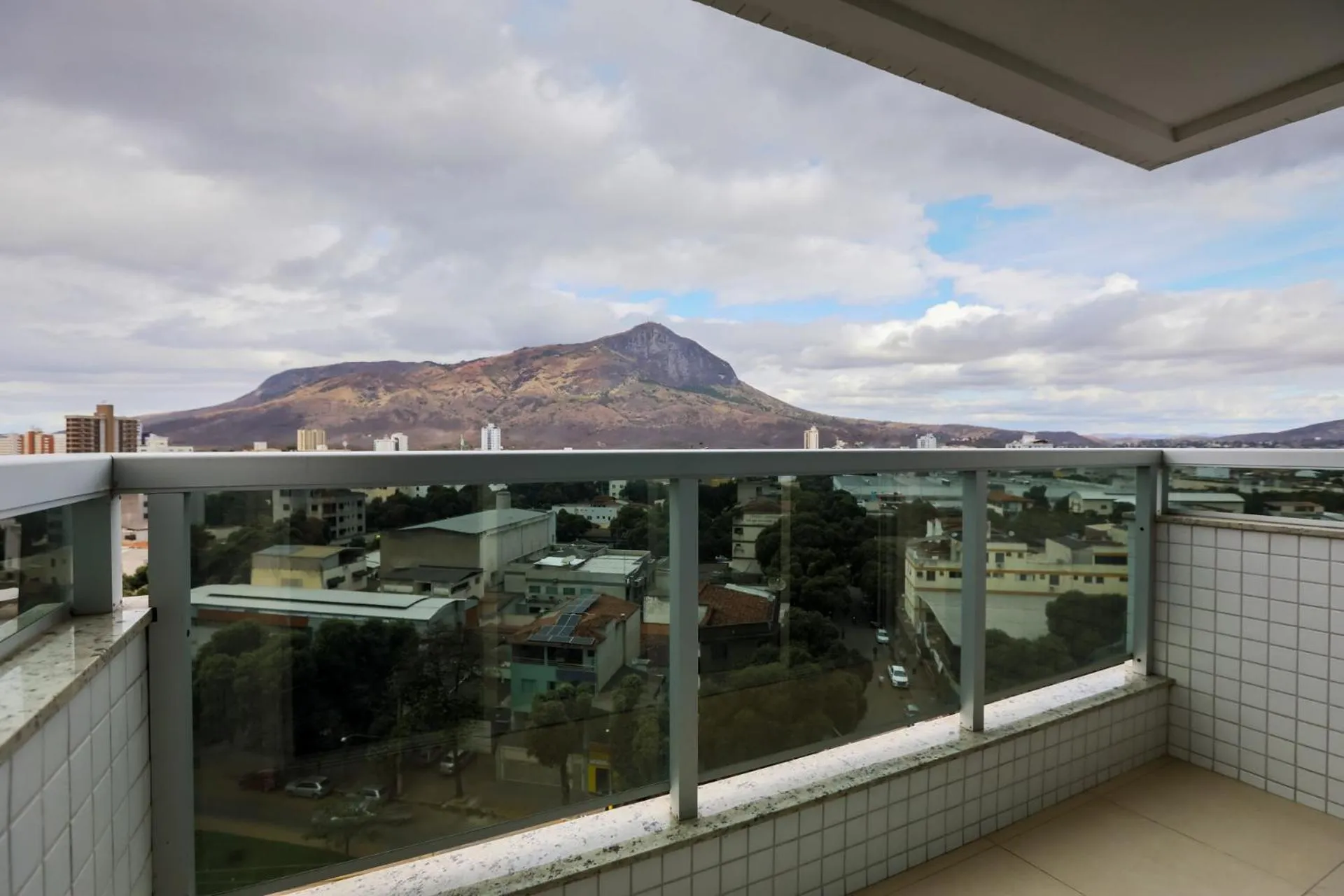 Balcony/Terrace in San Diego Suítes Governador Valadares
