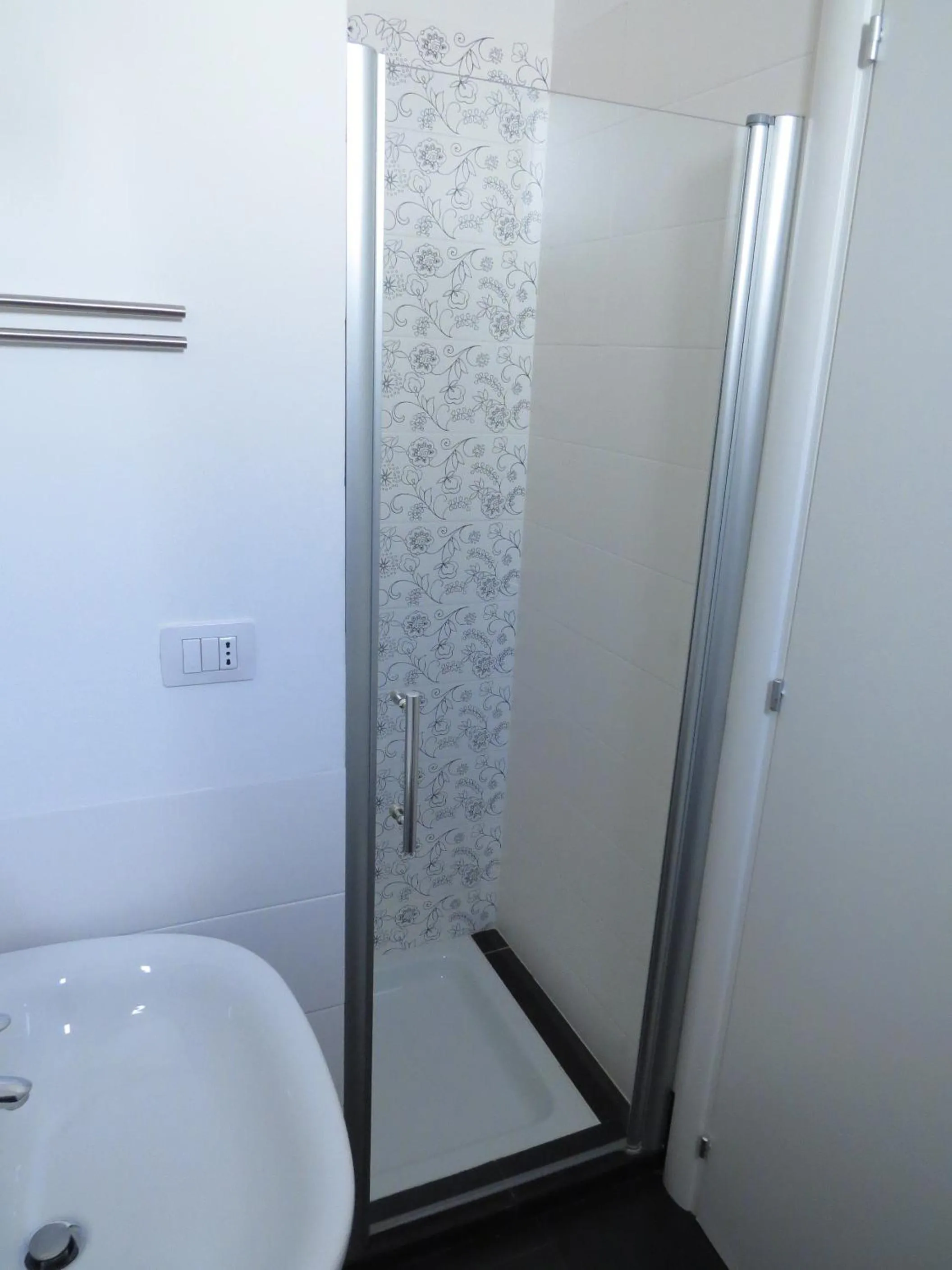 Shower in La Casa Del Gelso Bianco