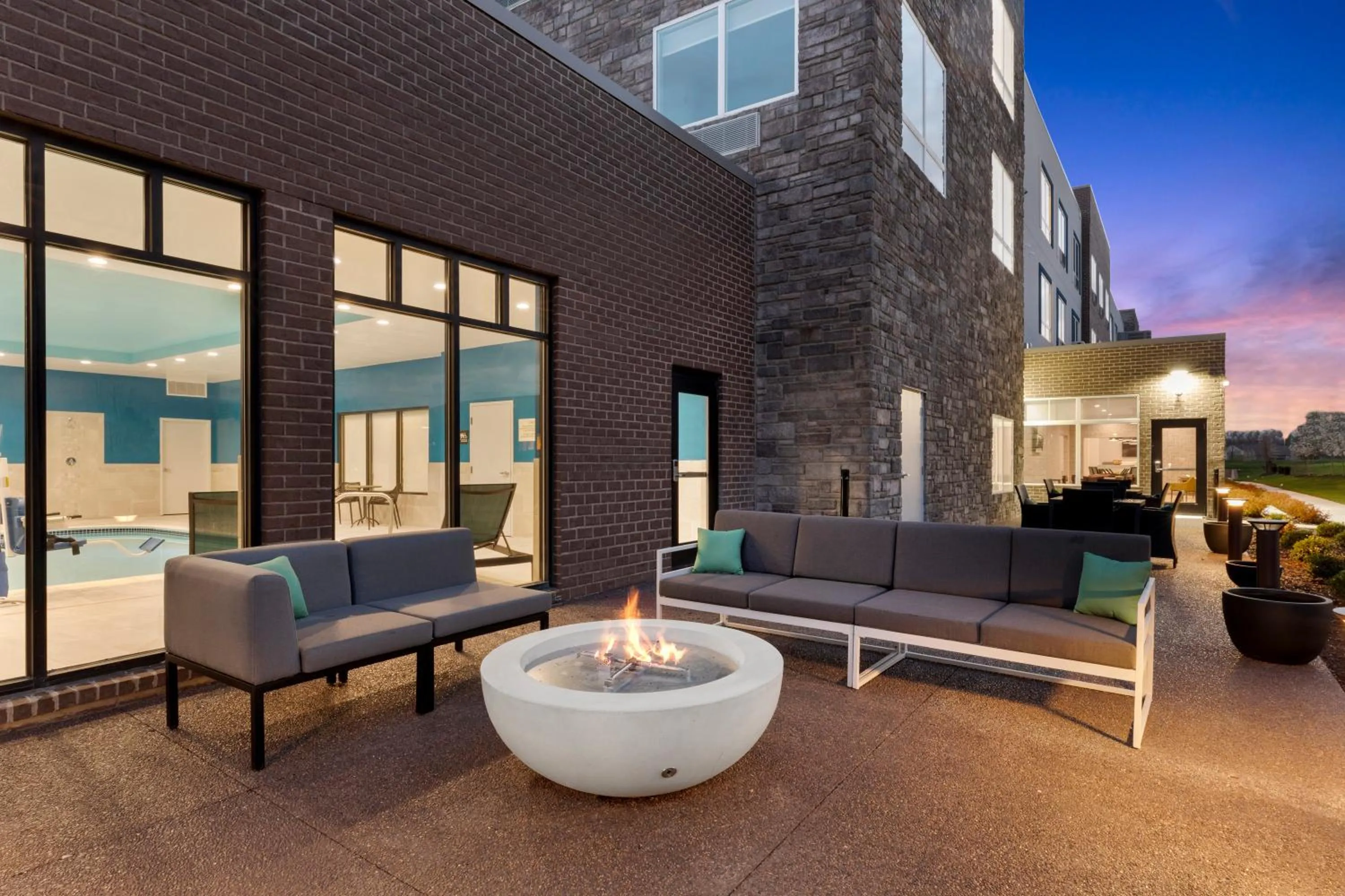 Patio in Hampton Inn Saline