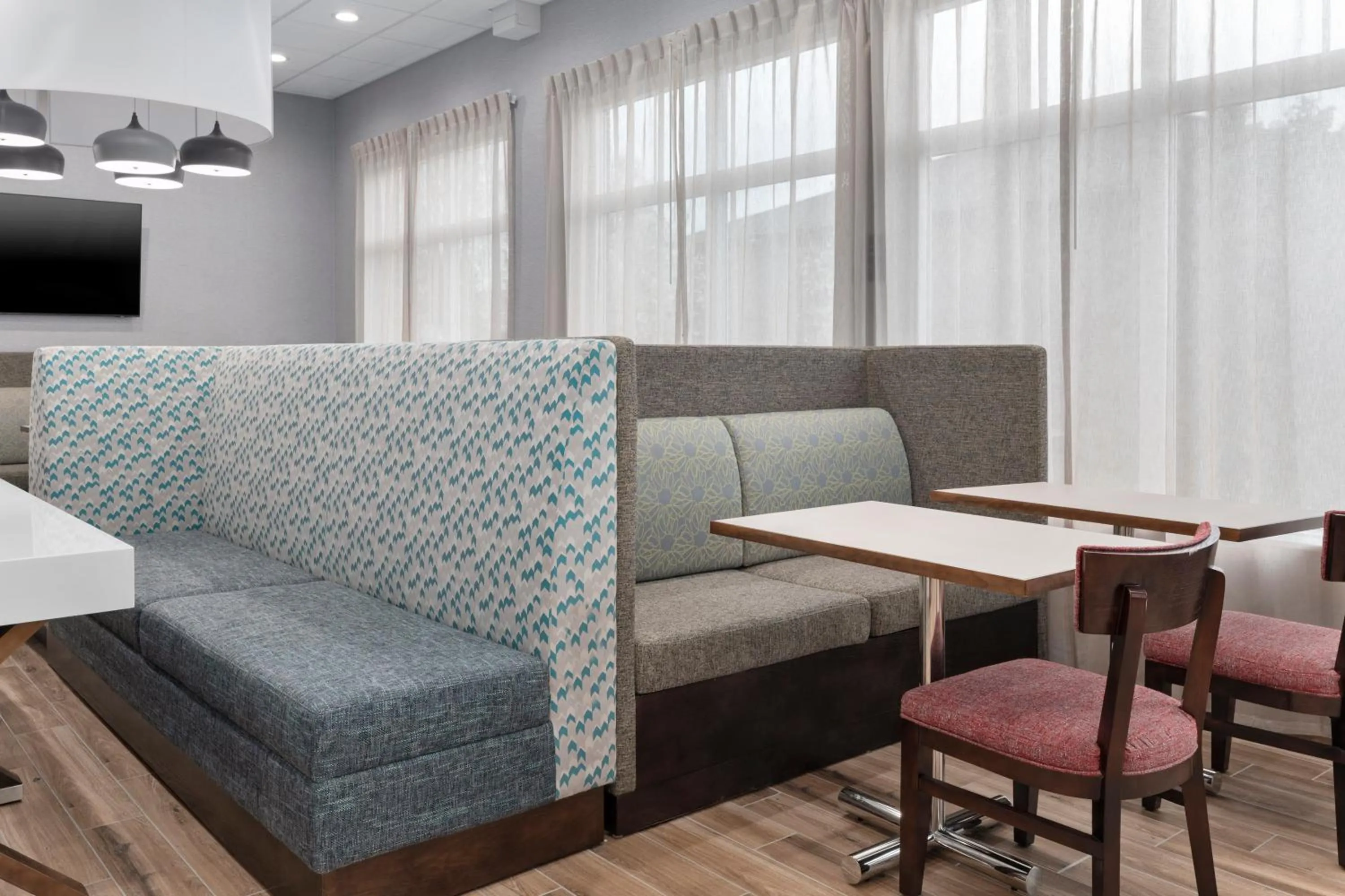 Lobby or reception in Hampton Inn Saline