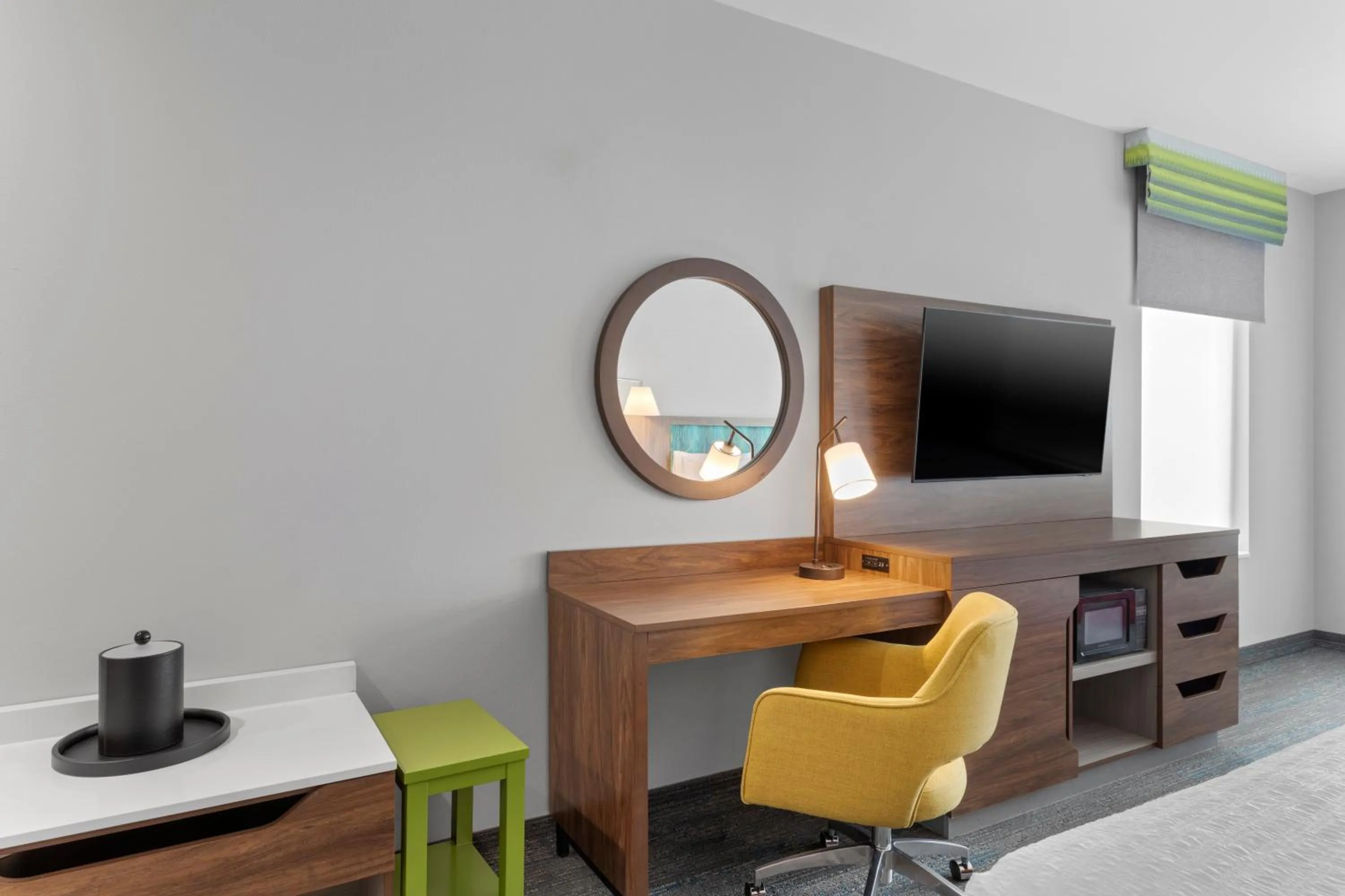 Bedroom in Hampton Inn Saline