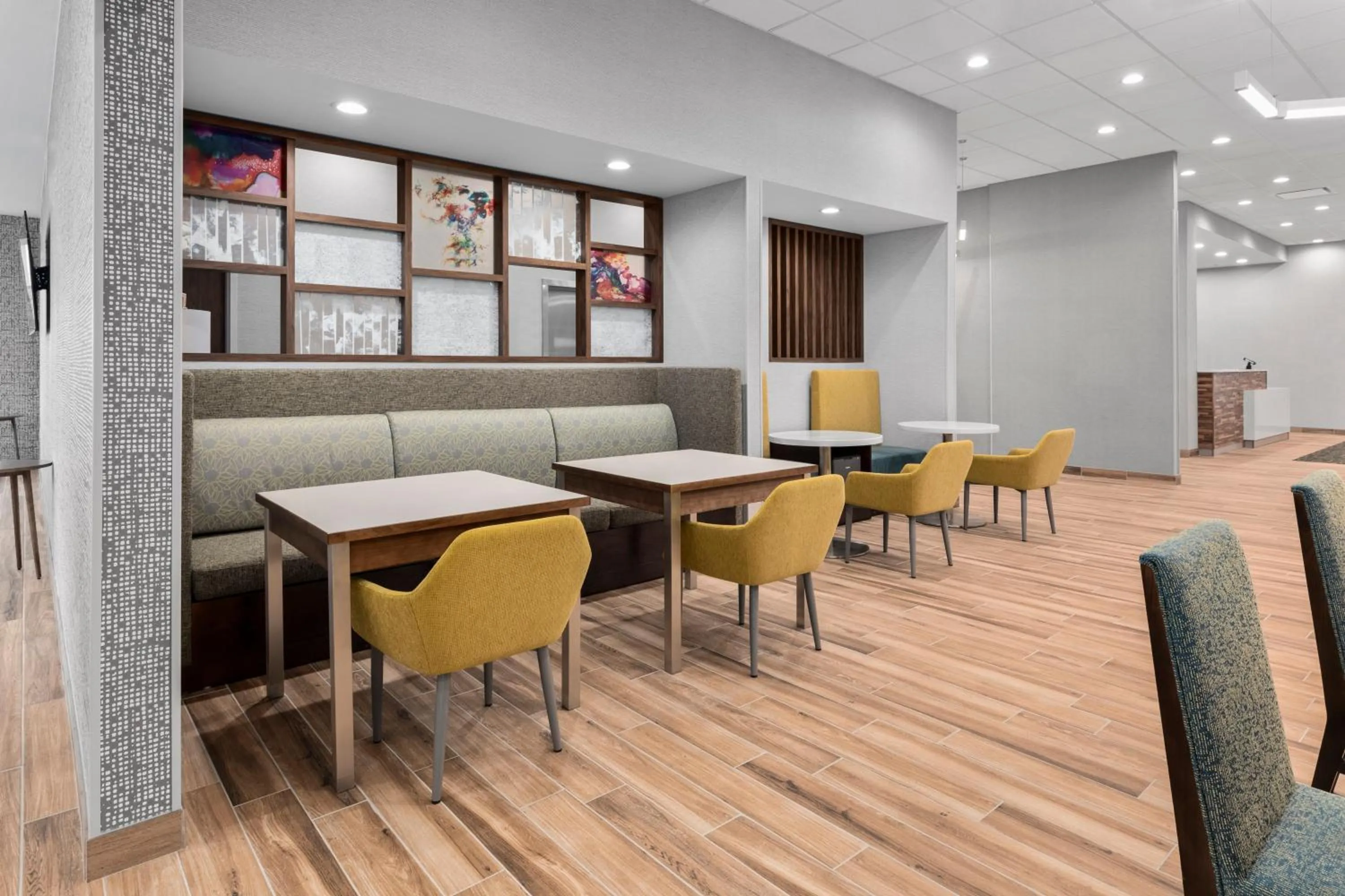 Lobby or reception in Hampton Inn Saline