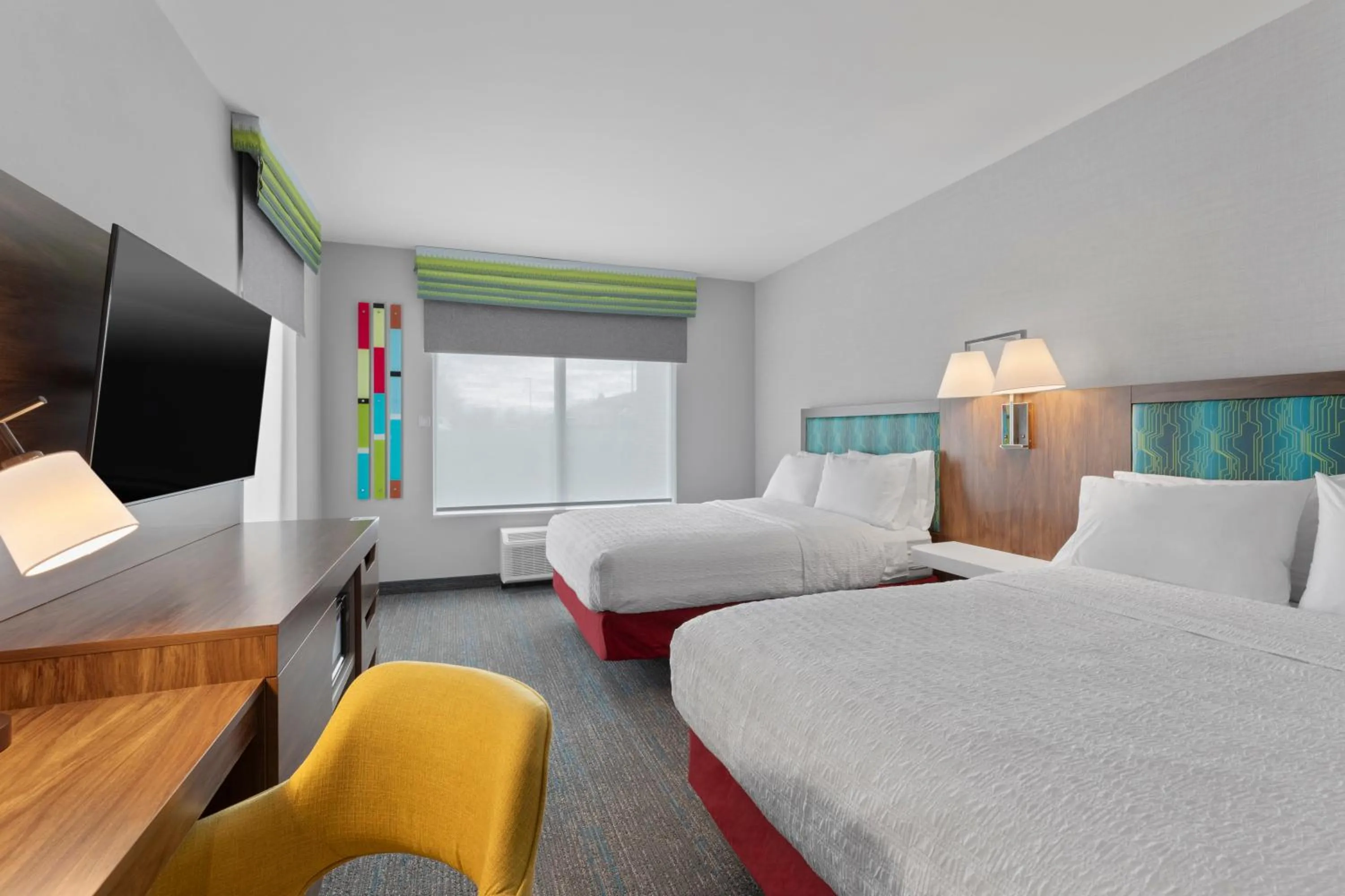 Bedroom, Bed in Hampton Inn Saline