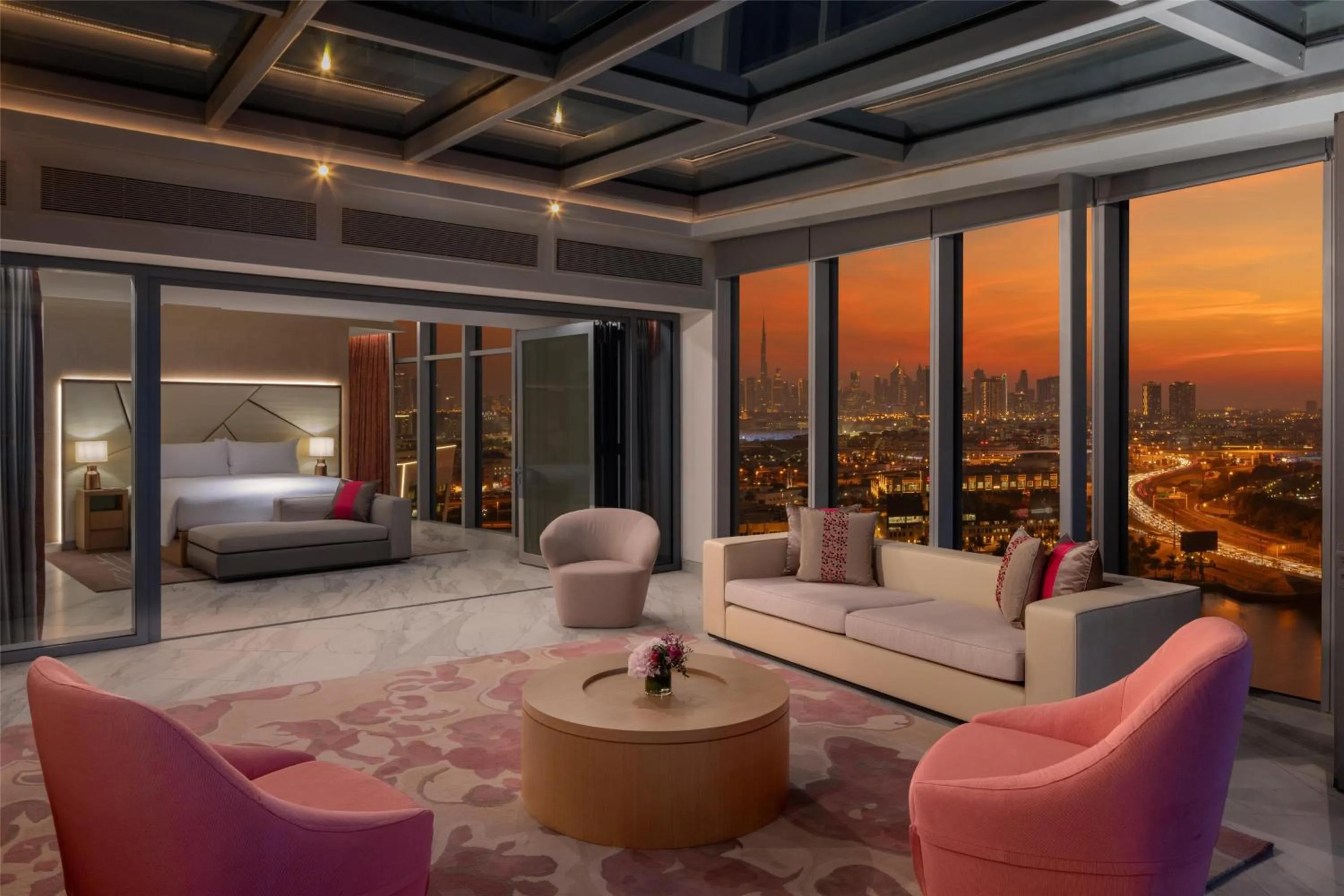Living room, Bed in Hilton Dubai Creek Hotel & Residences