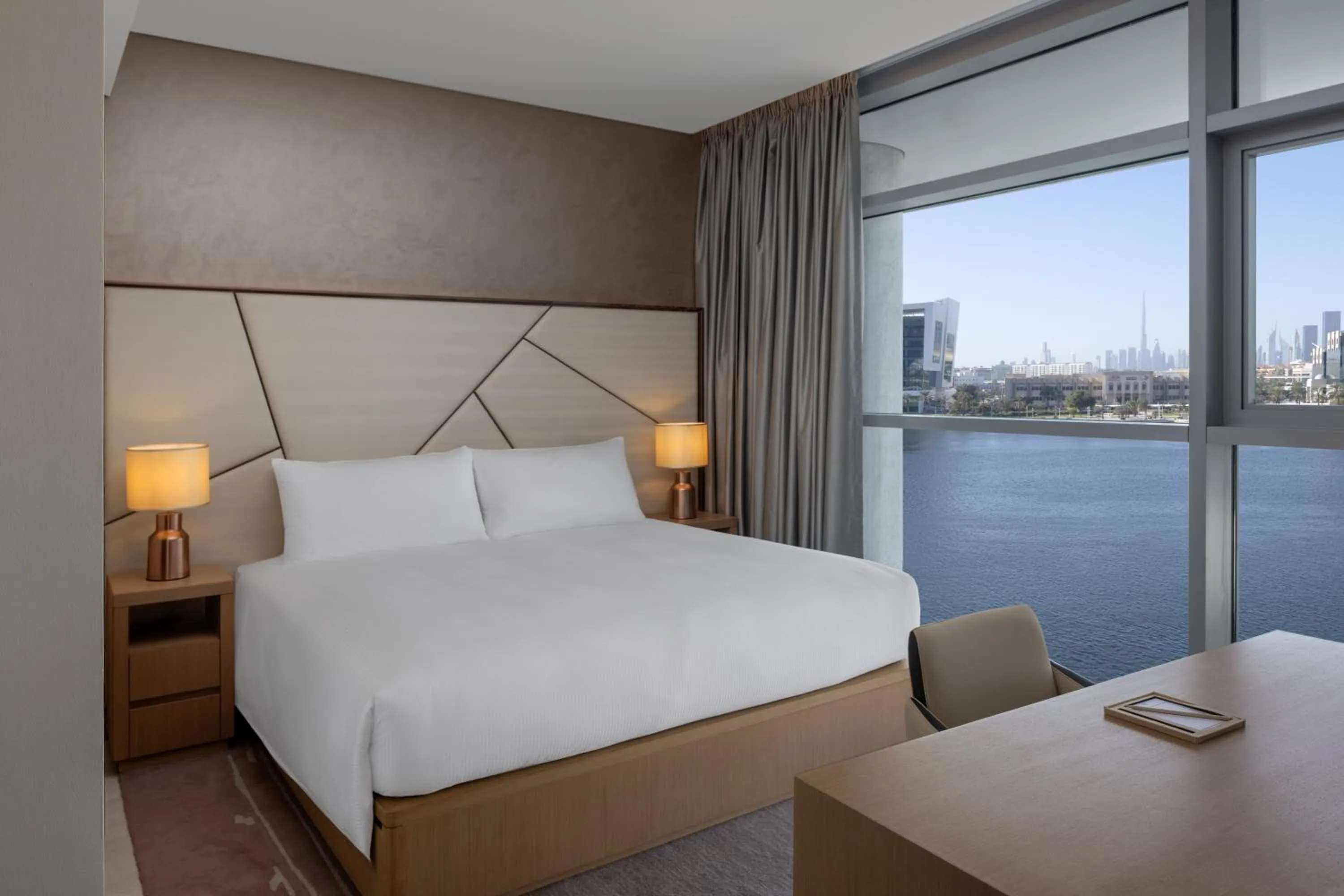 Bed in Hilton Dubai Creek Hotel & Residences
