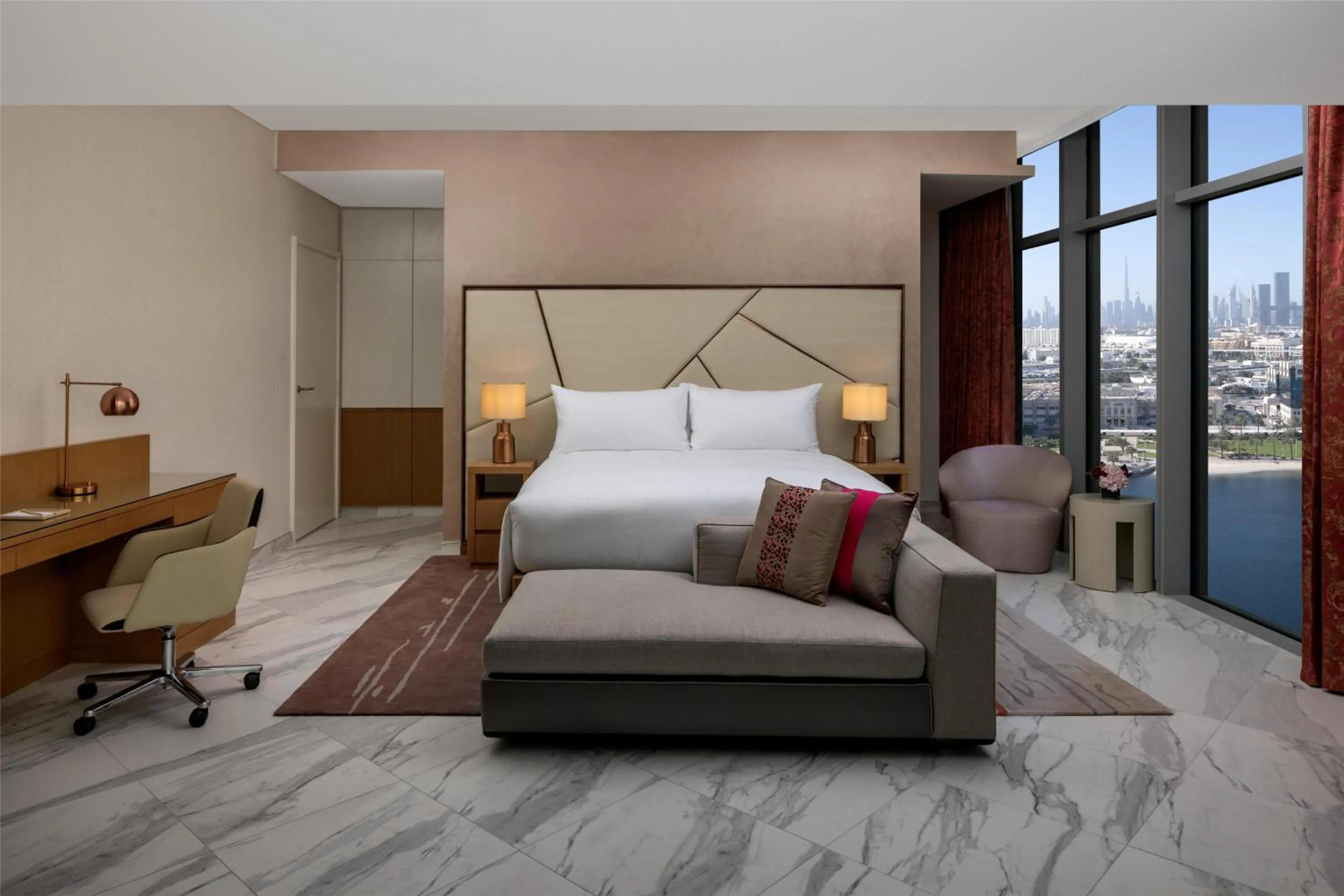 Bed in Hilton Dubai Creek Hotel & Residences