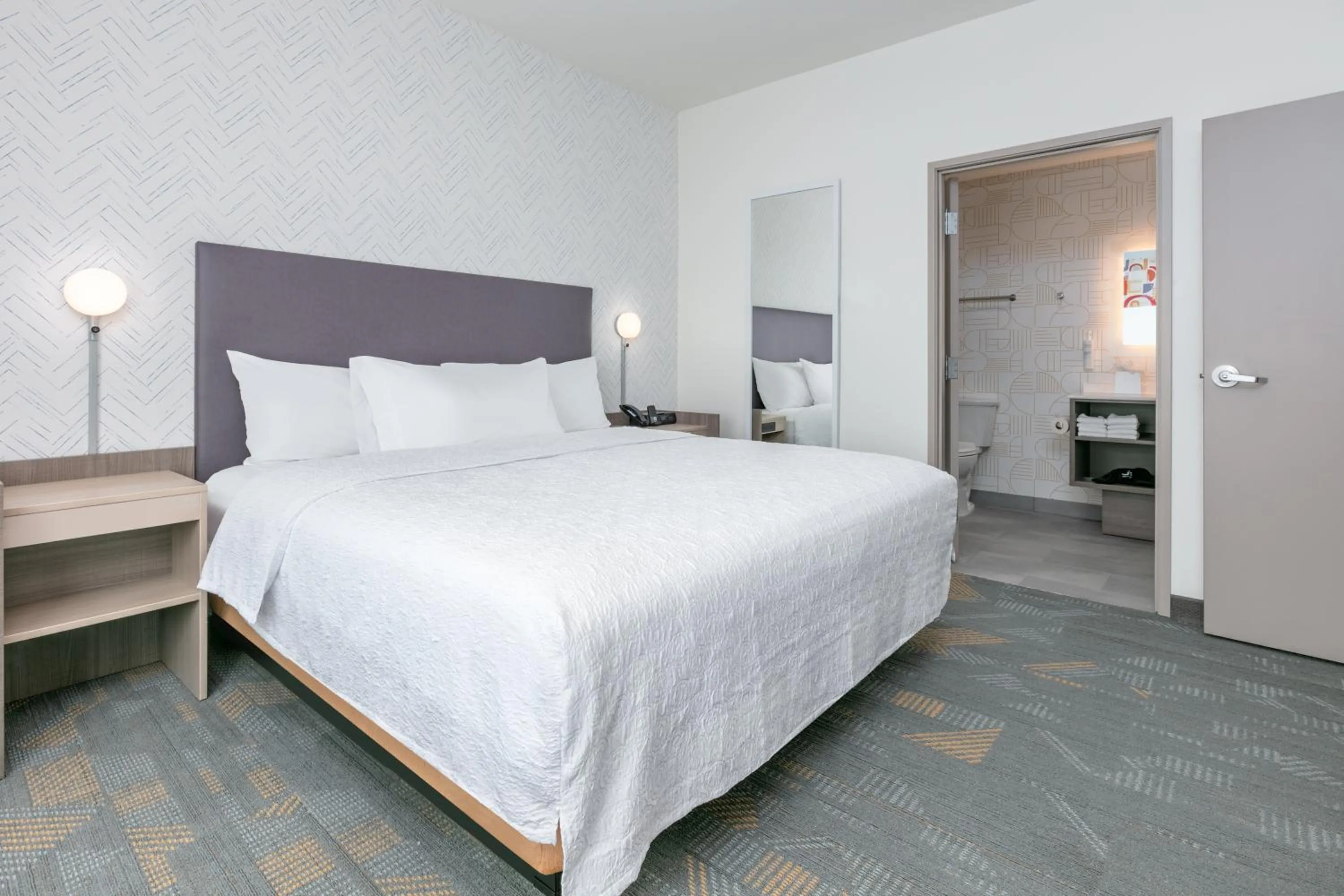 Bedroom, Bed in Home2 Suites By Hilton Huntsville, Tx