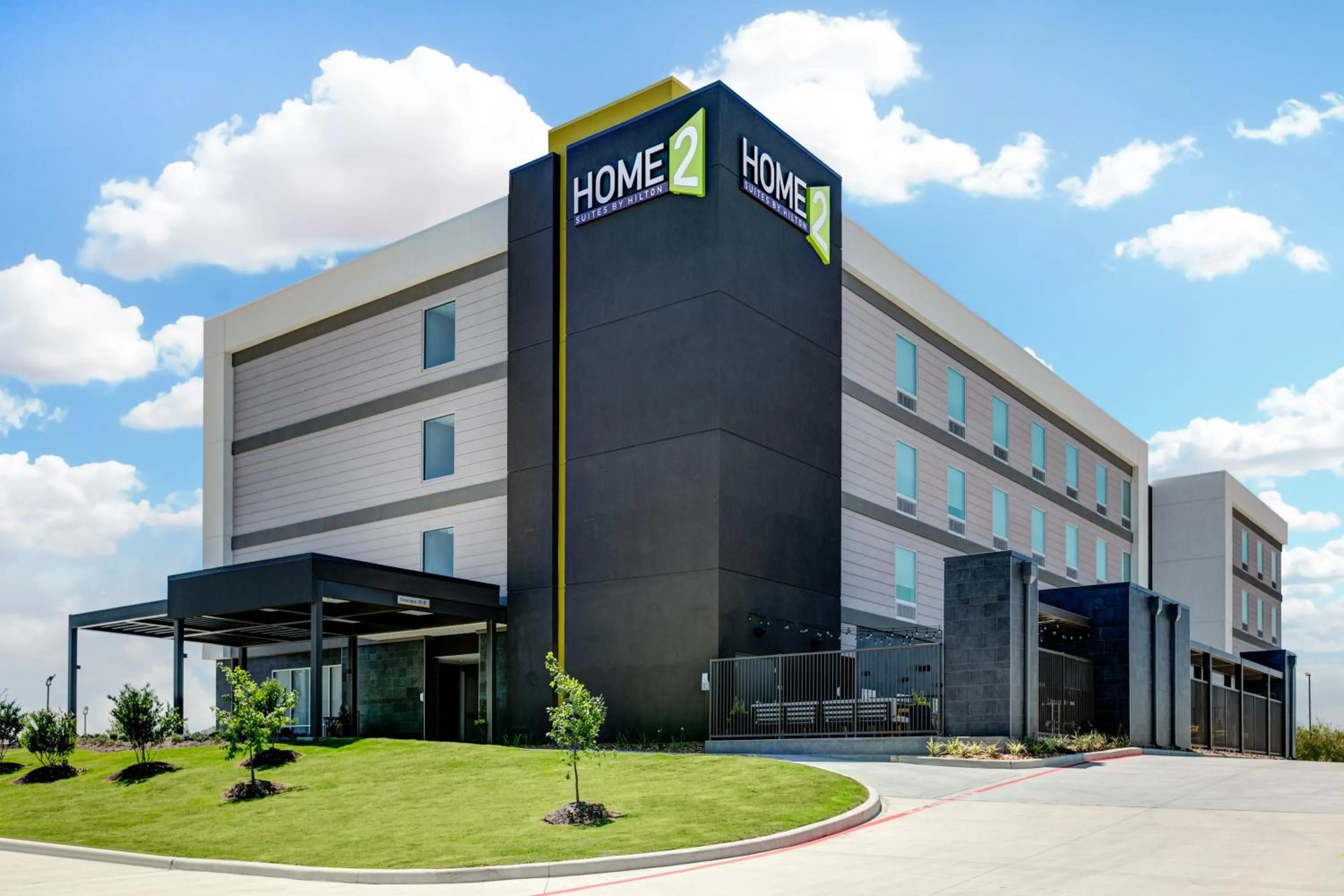 Property building in Home2 Suites By Hilton Huntsville, Tx