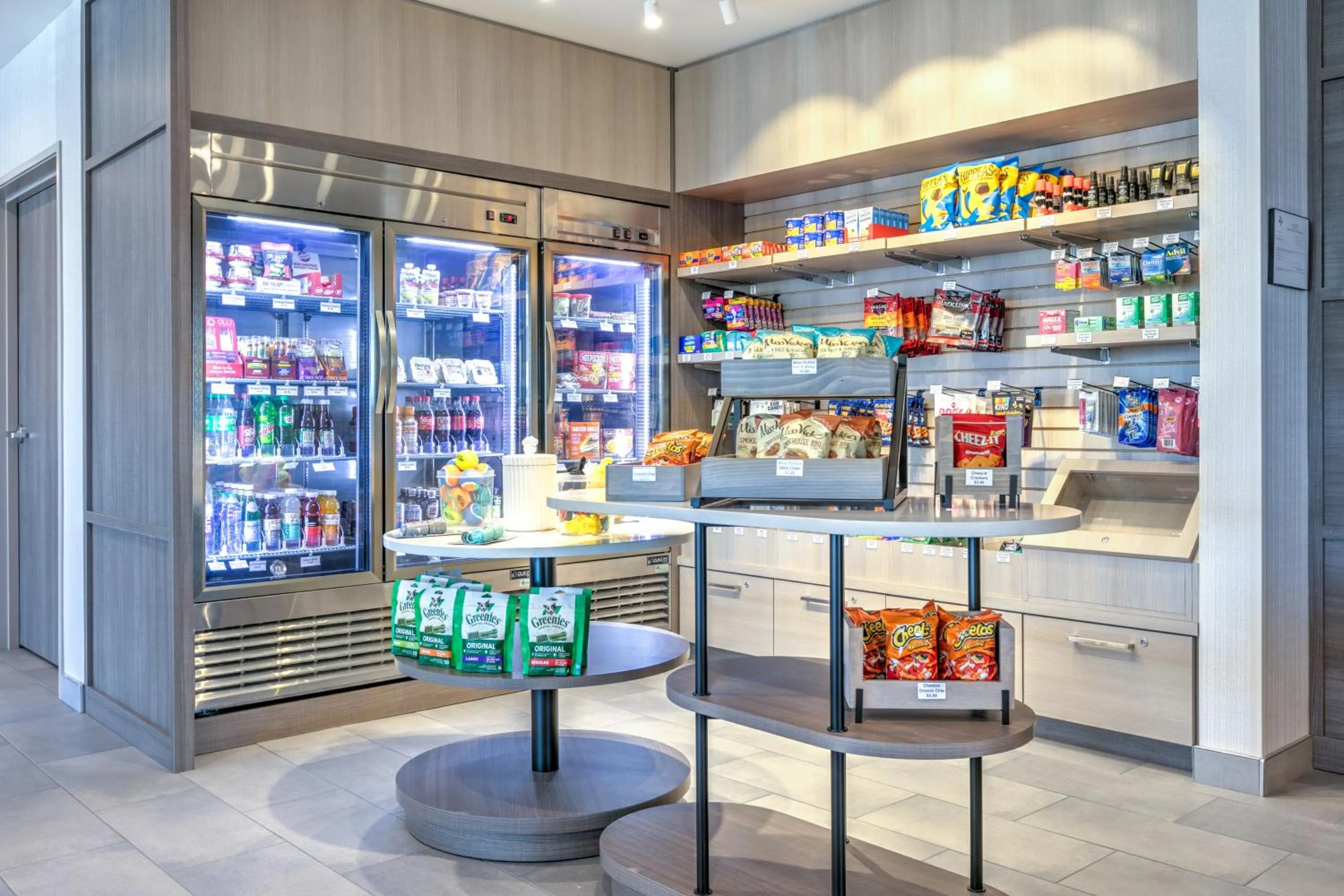 On-site shops in Home2 Suites By Hilton Huntsville, Tx