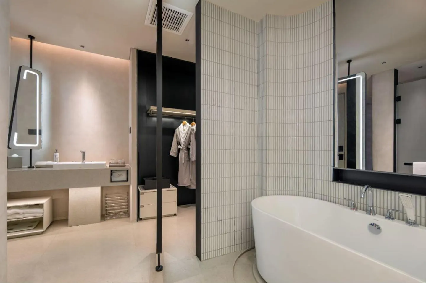 Shower in Hilton Garden Inn Nanjing Hexi Olympic Sports Center