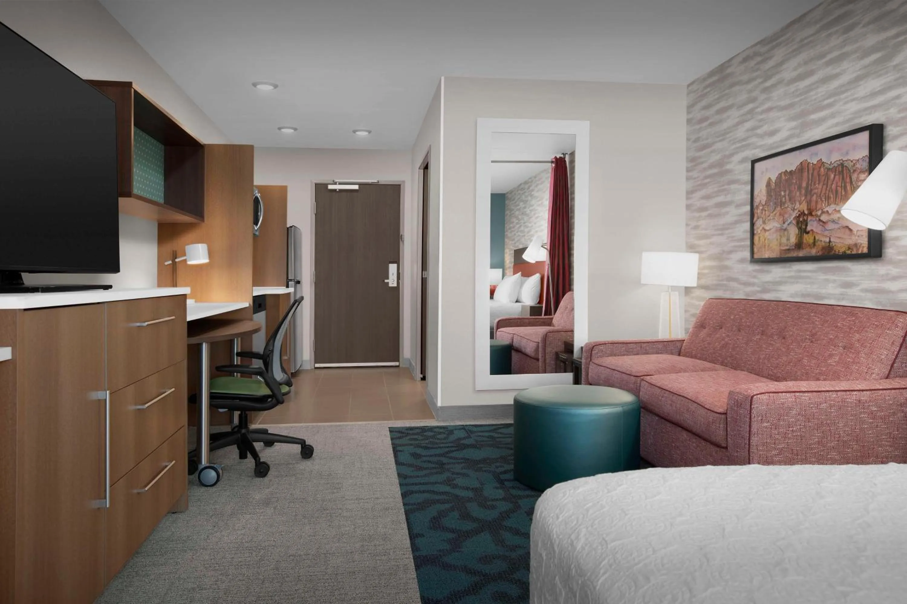 Living room, Bed in Home2 Suites By Hilton Phoenix North Happy Valley