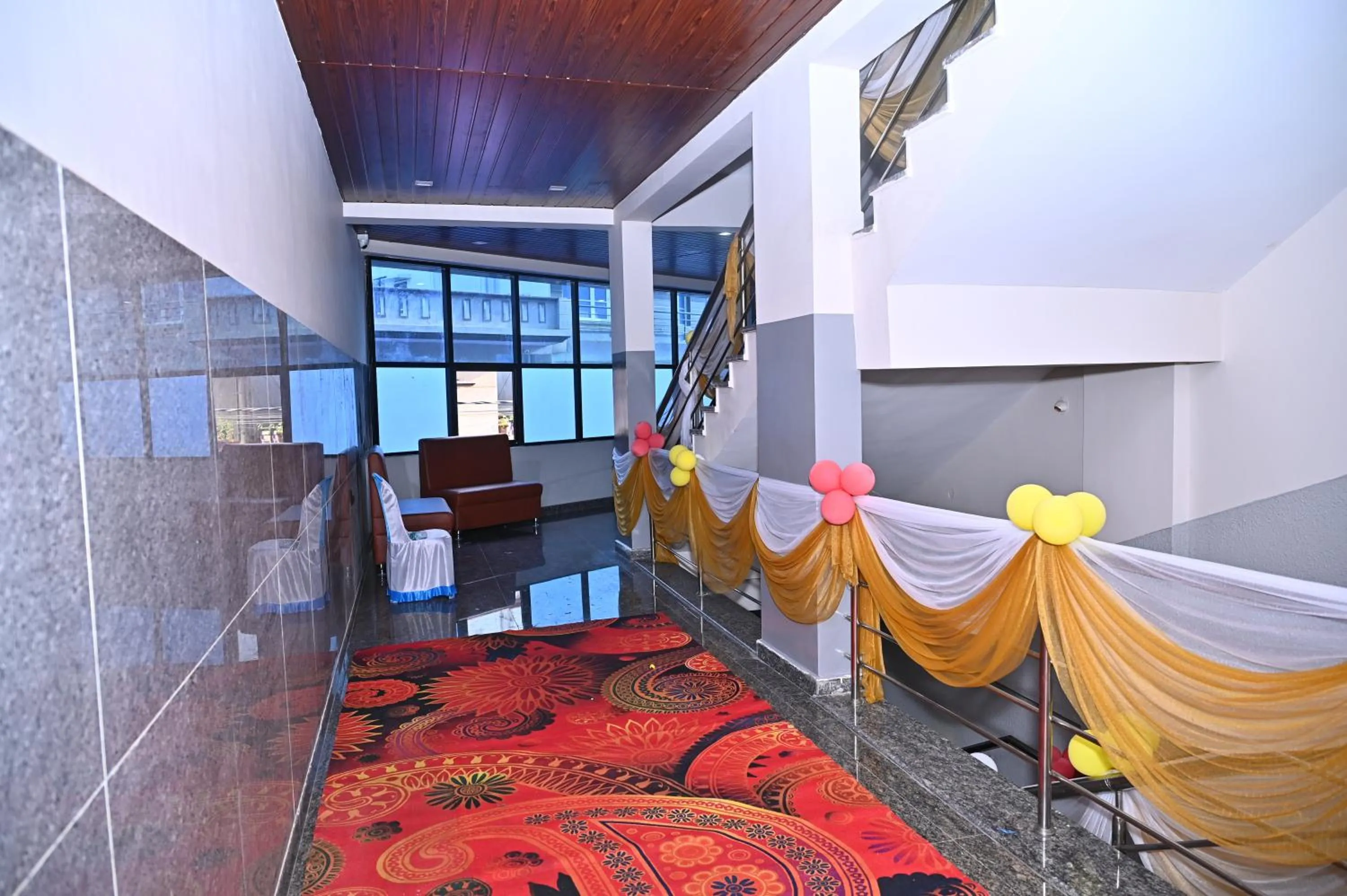 Seating area, Bed in HOTEL SLN COMFORTS