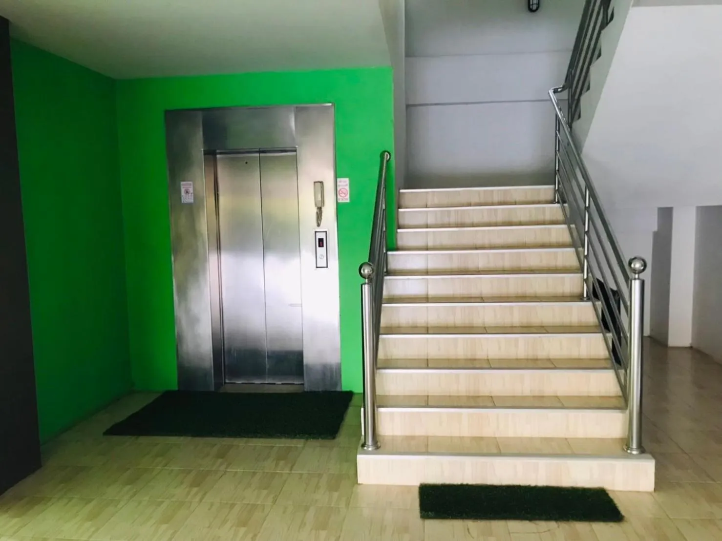 elevator in Saensukkho Hotel & Resort