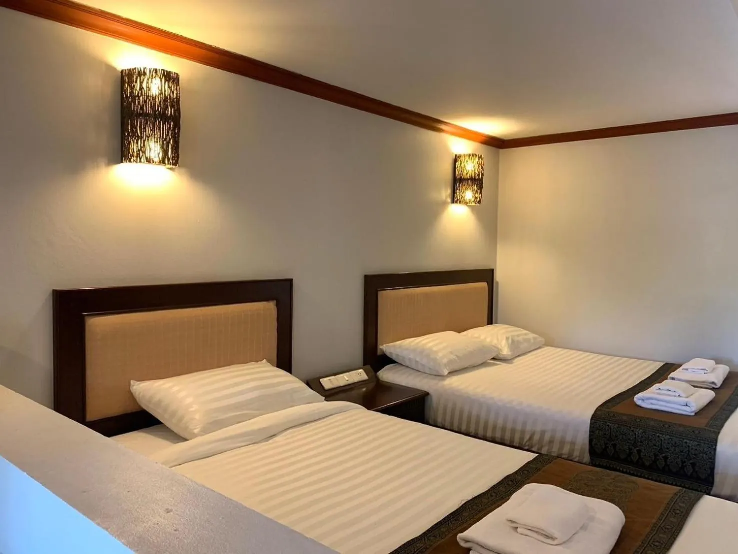 Bed in Saensukkho Hotel & Resort