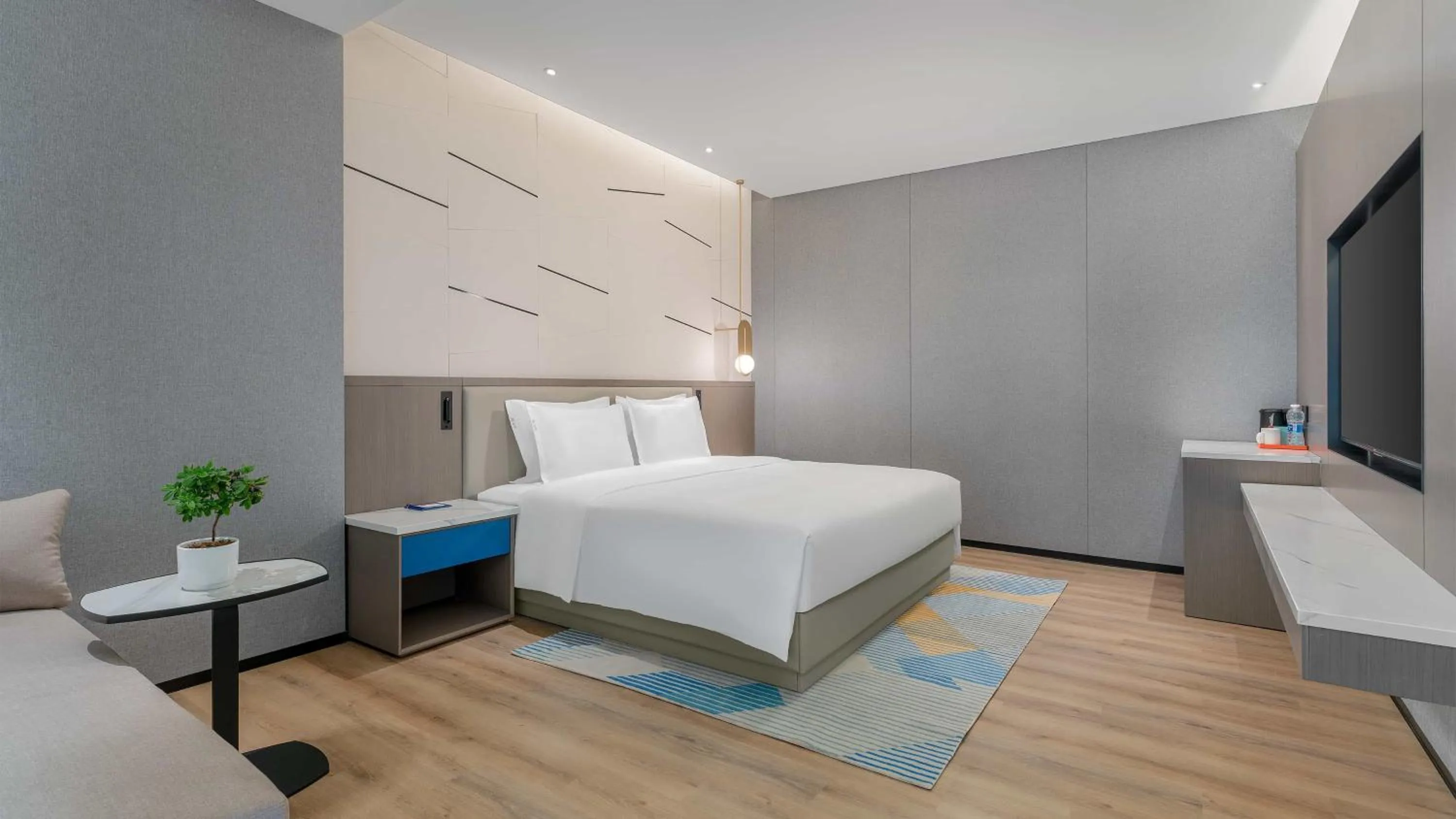 Photo of the whole room, Bed in Holiday Inn Express Lanzhou Downtown by IHG