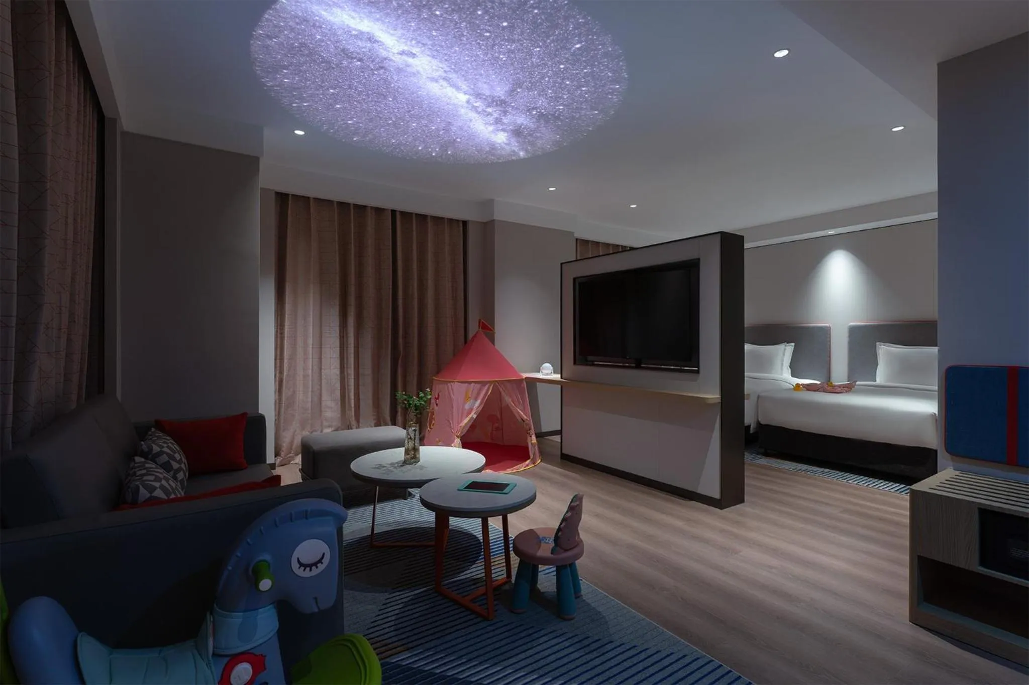 Photo of the whole room, Bed in Holiday Inn Express Xi'an Daxing by IHG