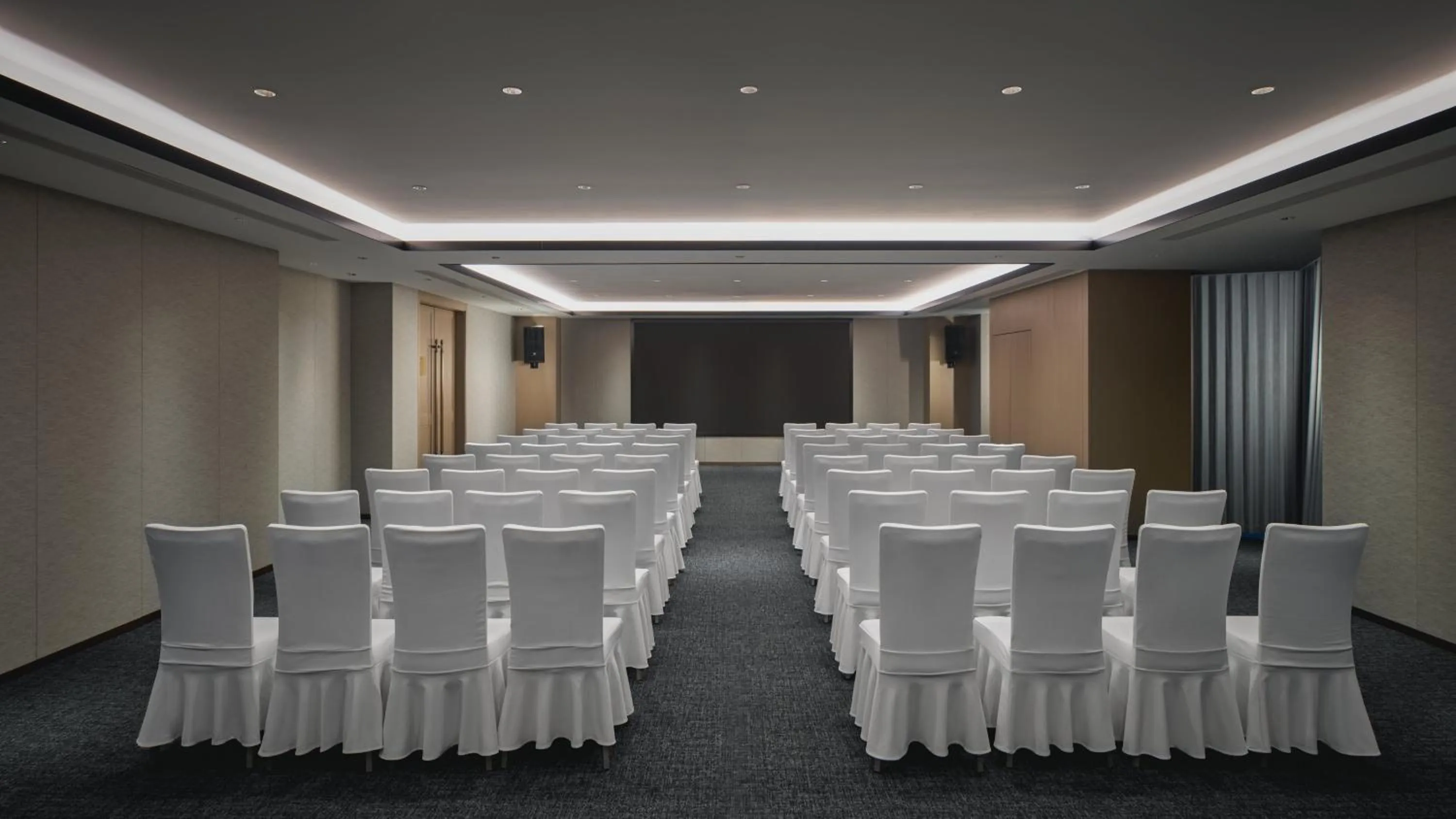 Meeting/conference room in voco Xi'an Qindu Legend by IHG