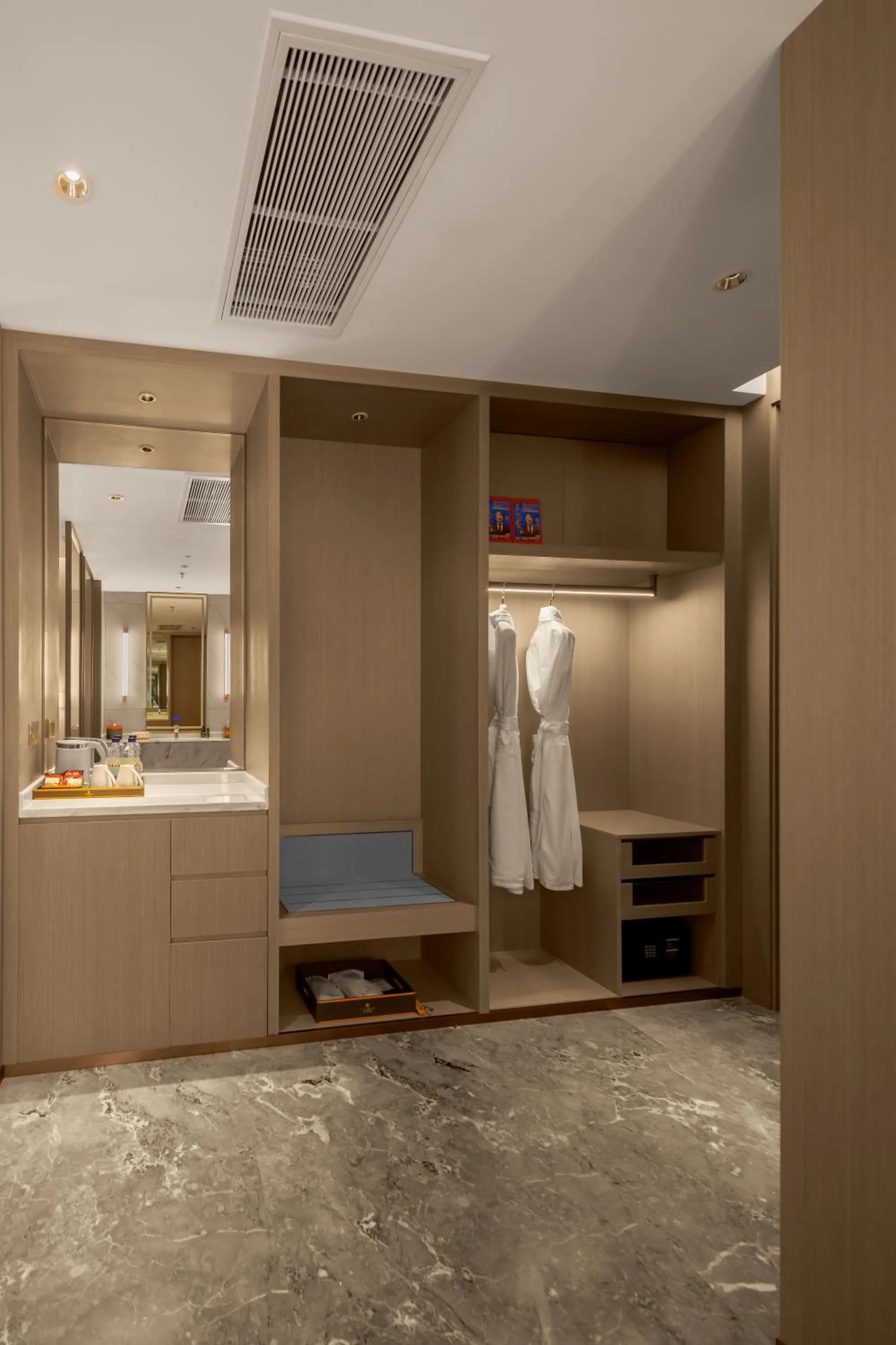 voco Xi'an Qindu Legend by IHG