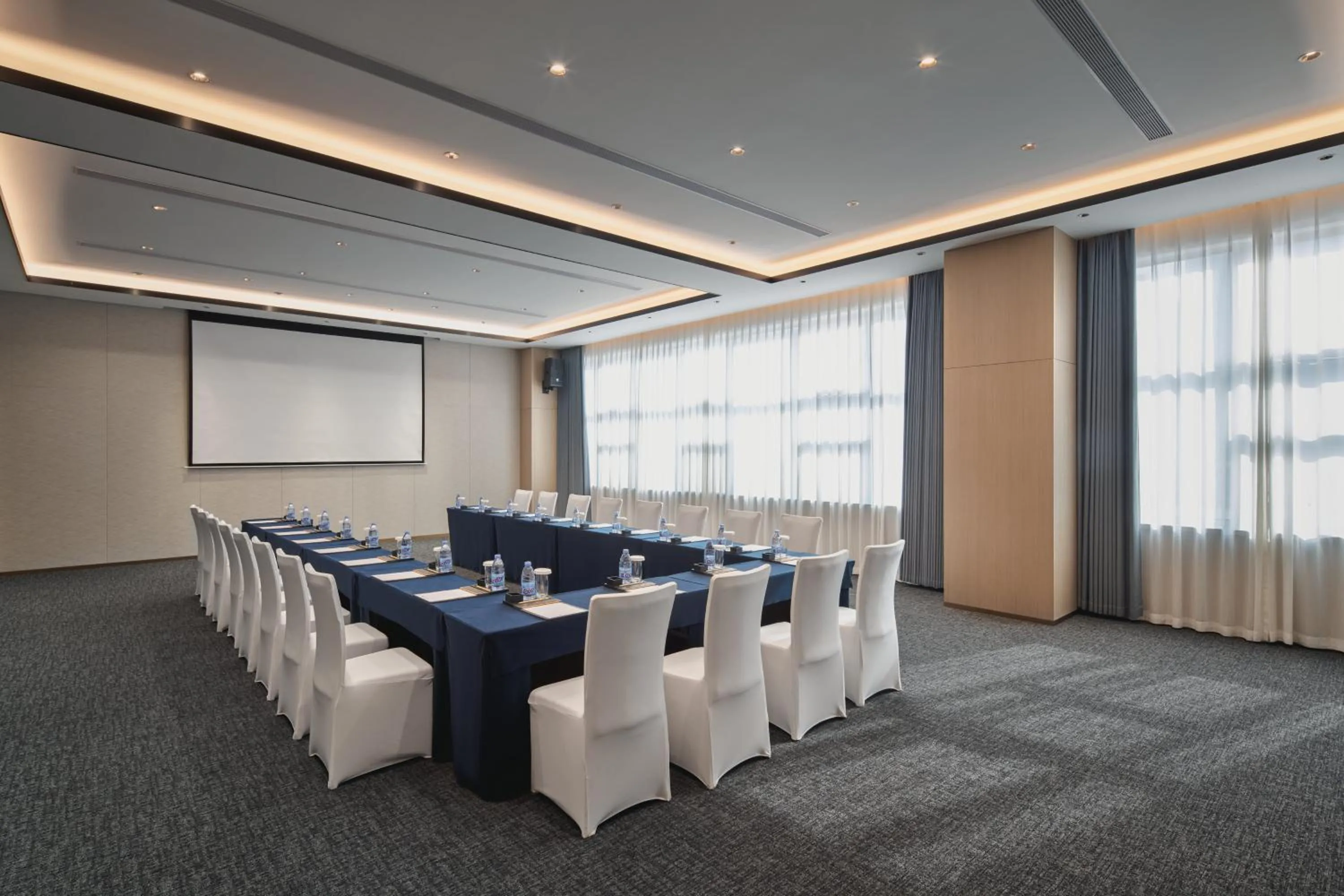 Meeting/conference room in voco Xi'an Qindu Legend by IHG