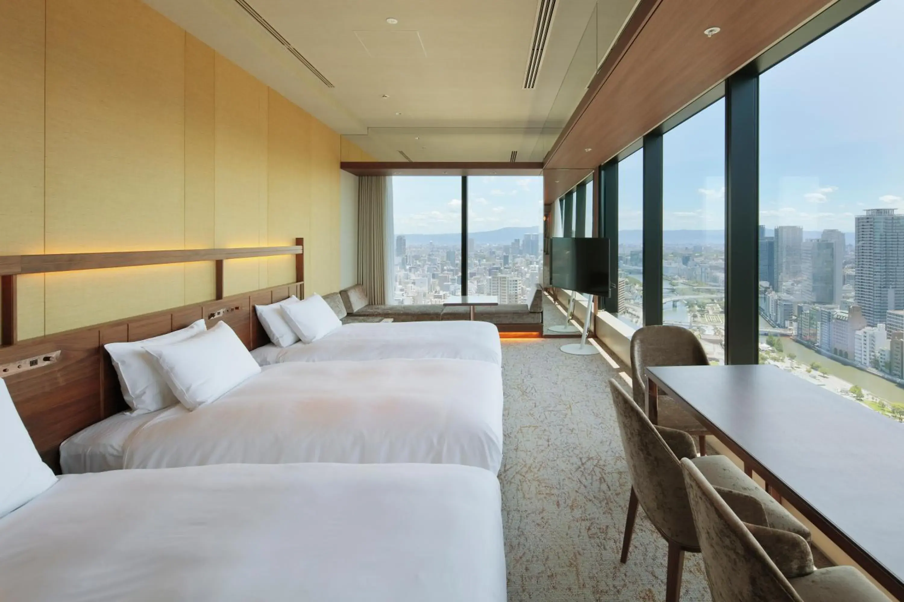 Premium Triple Room with Lounge Access - High Floor - Non-Smoking in Candeo Hotels Osaka The Tower Premium Triple Room with Lounge Access - High Floor - Non-Smoking in Candeo Hotels Osaka The Tower
