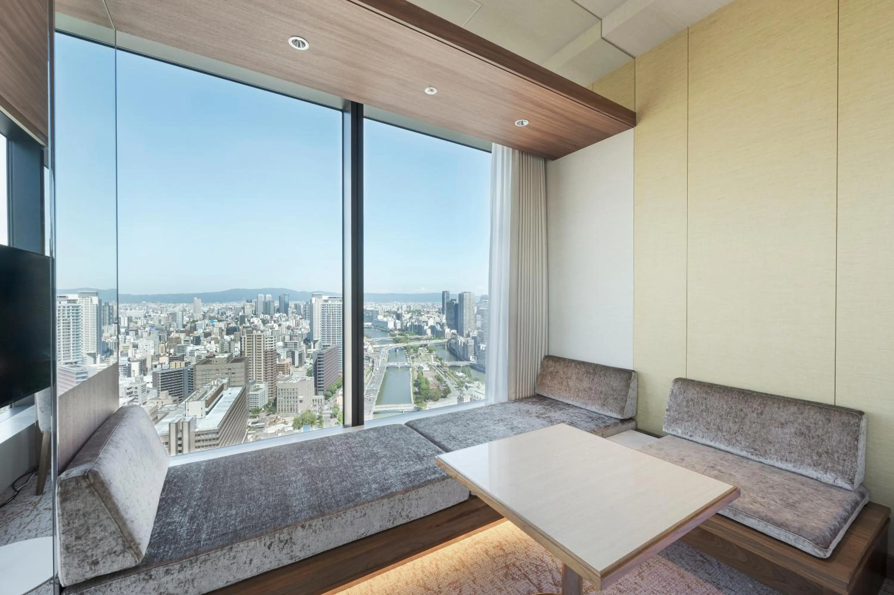 View (from property/room), Bed in Candeo Hotels Osaka The Tower