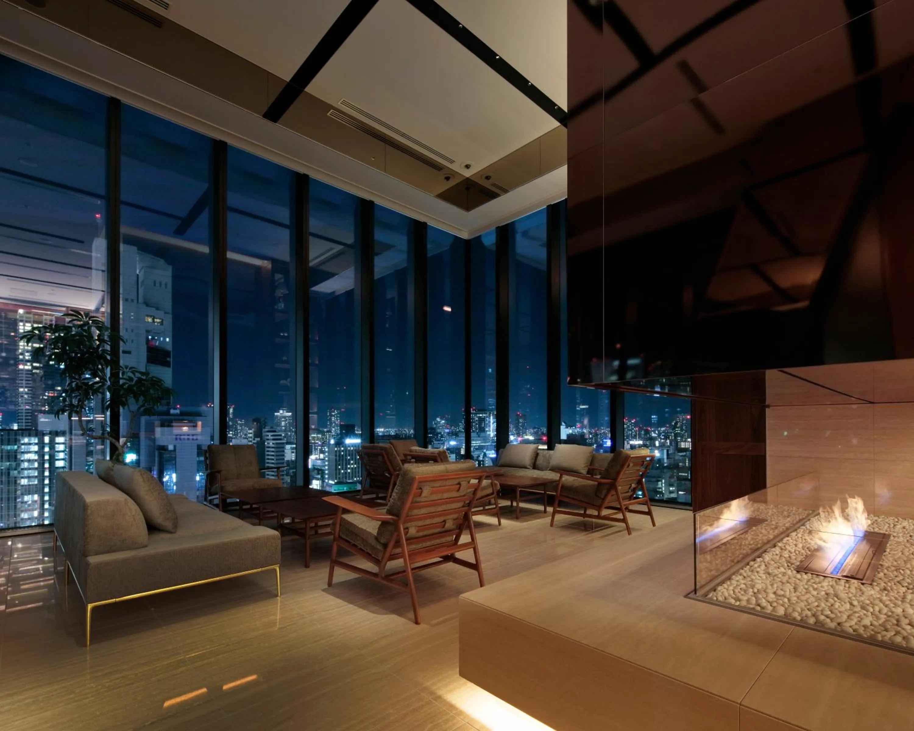 Lounge or bar in Candeo Hotels Osaka The Tower