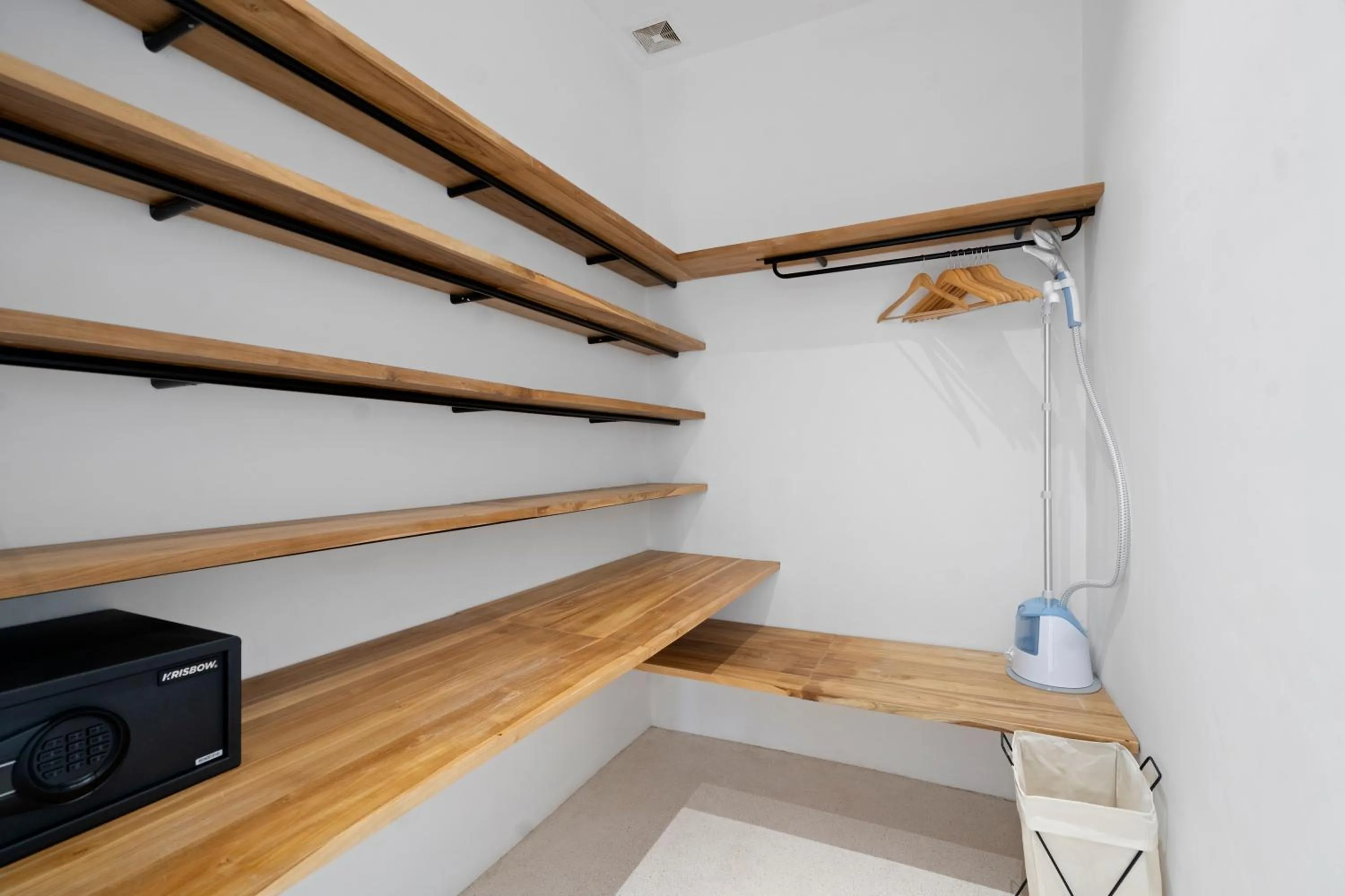 wardrobe in Marbella Villa