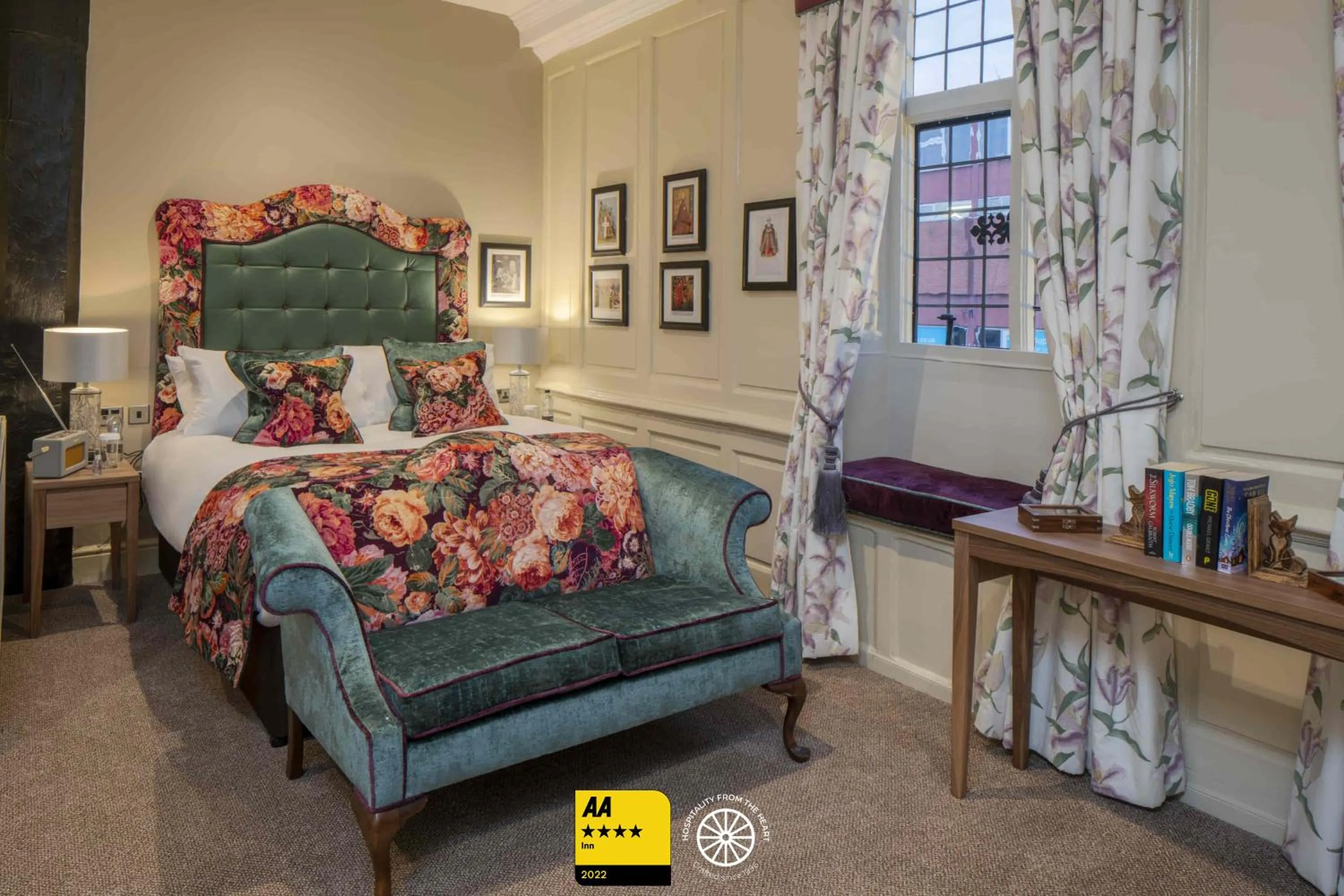 Bed in The Tudor House Hotel, Tewkesbury, Gloucestershire - The Coaching Inn Group