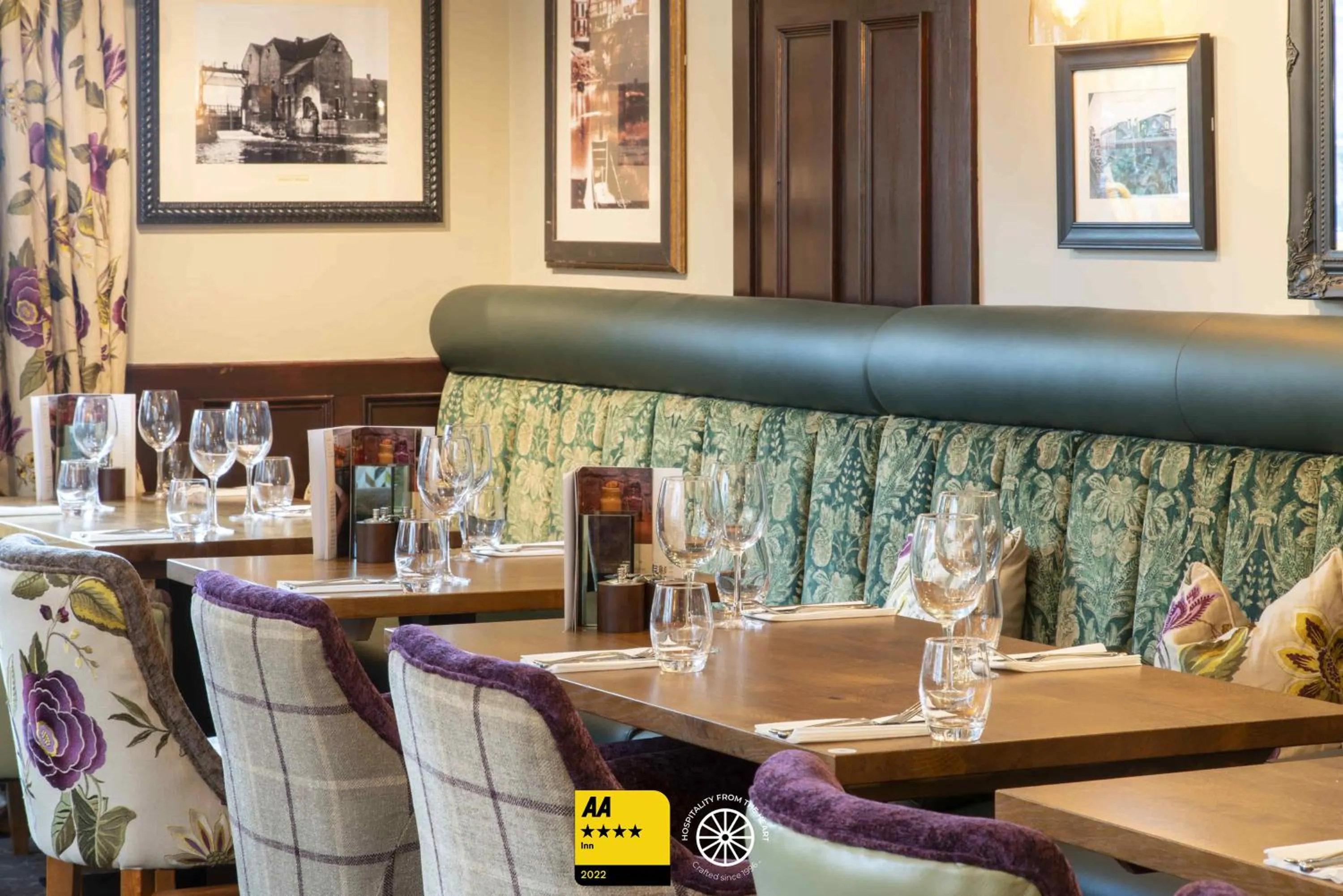 Lounge or bar in The Tudor House Hotel, Tewkesbury, Gloucestershire - The Coaching Inn Group