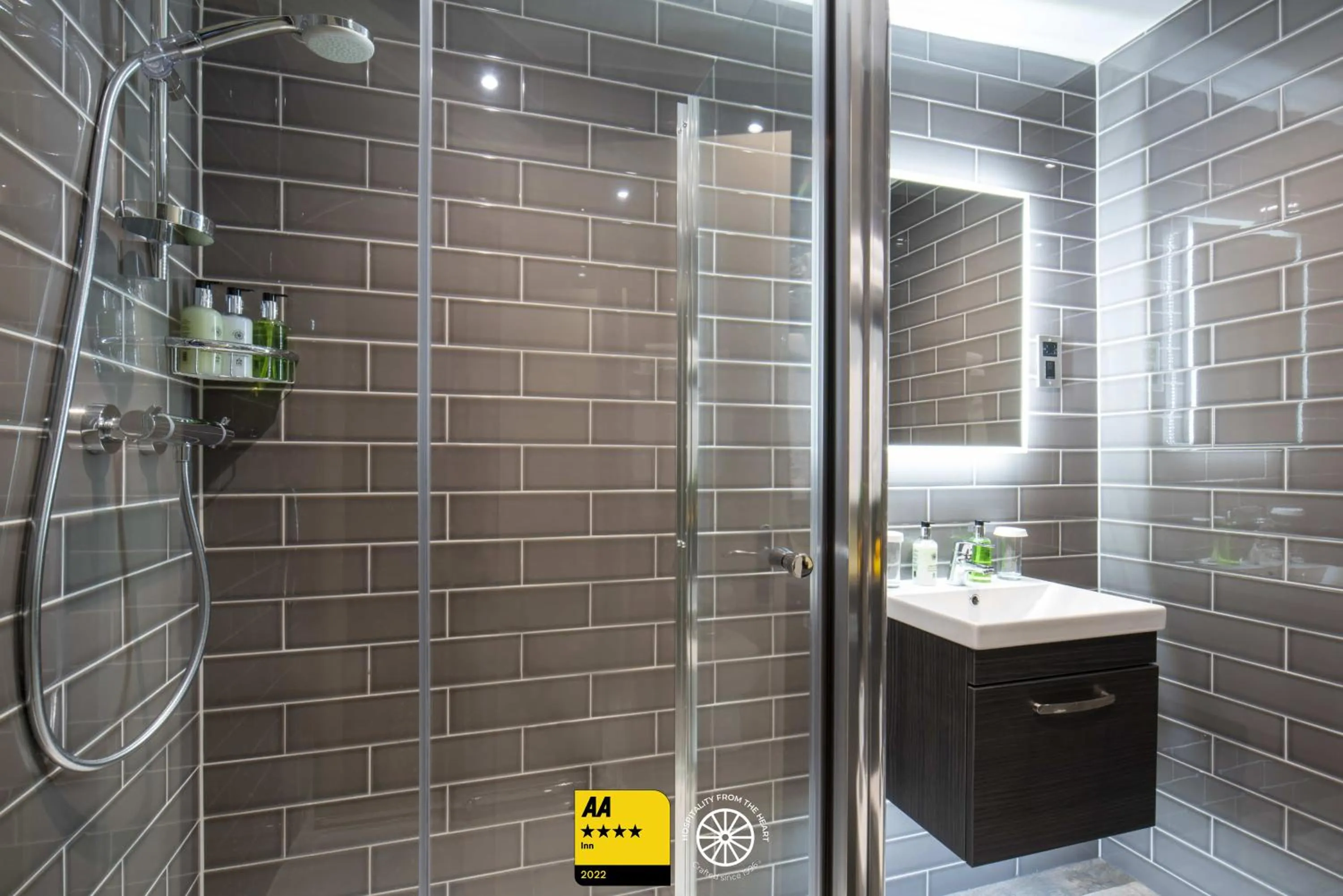 Bathroom in The Tudor House Hotel, Tewkesbury, Gloucestershire - The Coaching Inn Group